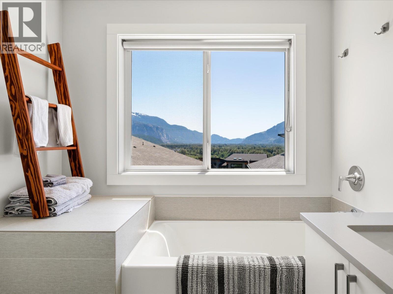1 41333 SKYRIDGE PLACE, Squamish