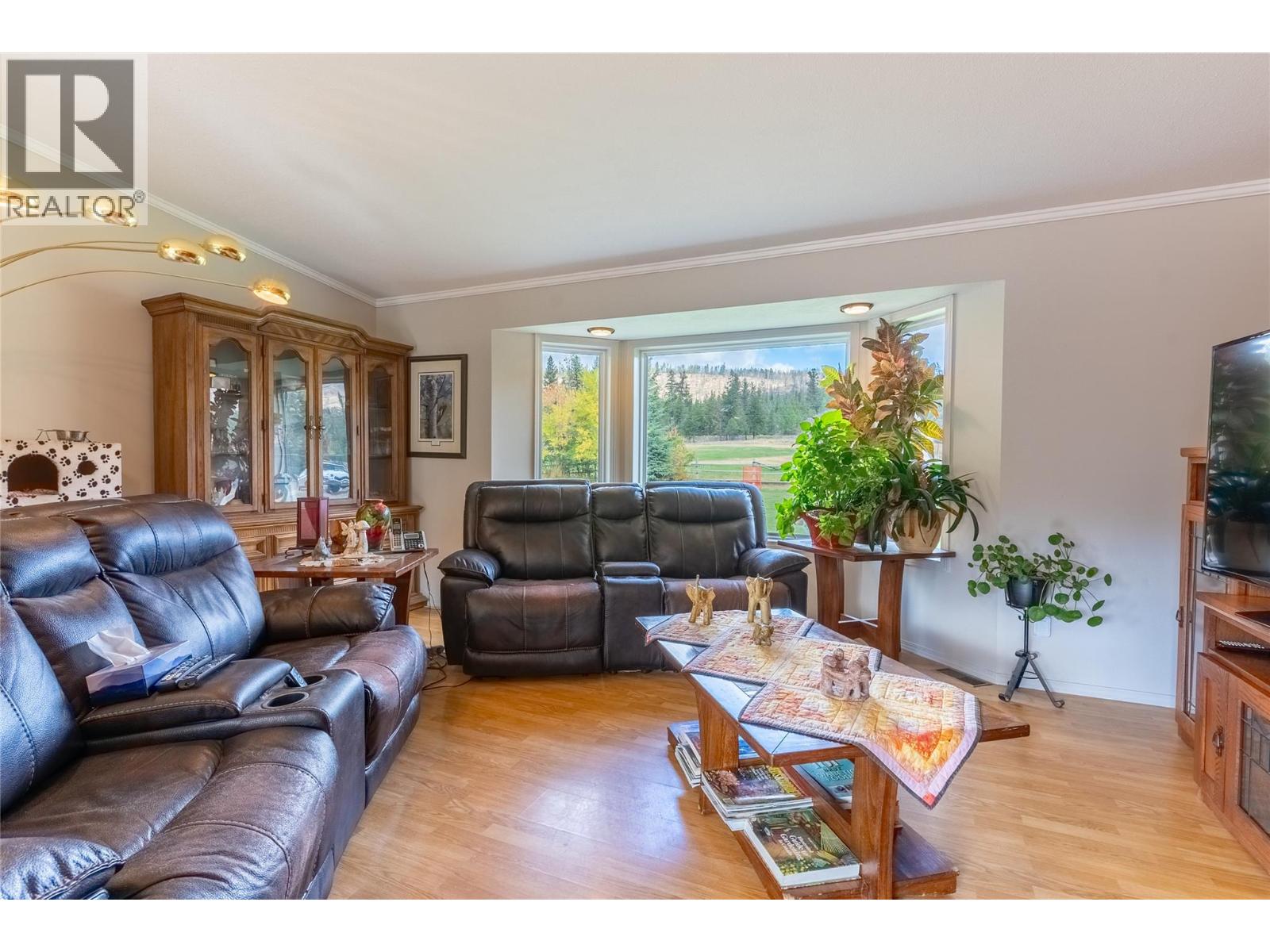 1424 LOON LAKE Road, Loon Lake
