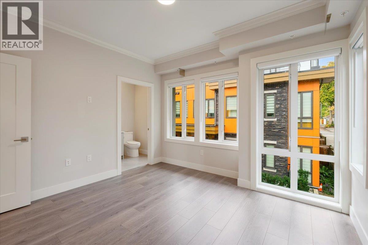 7553 OAK STREET, Vancouver