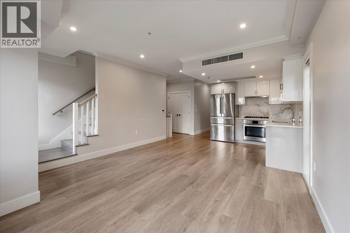 7553 OAK STREET, Vancouver