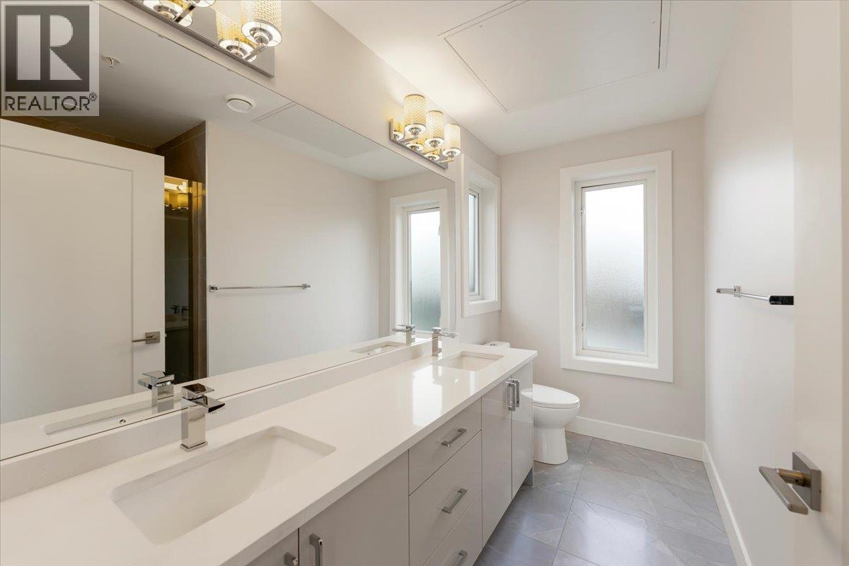 7553 OAK STREET, Vancouver