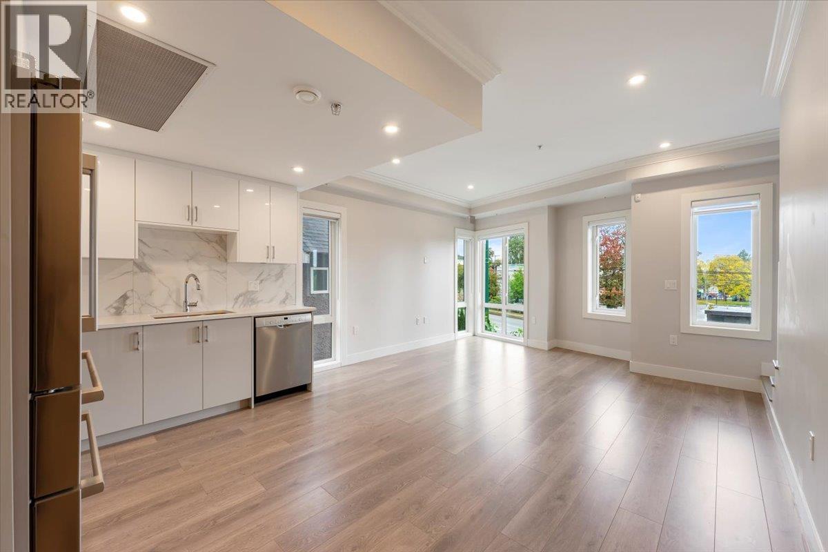 7553 OAK STREET, Vancouver
