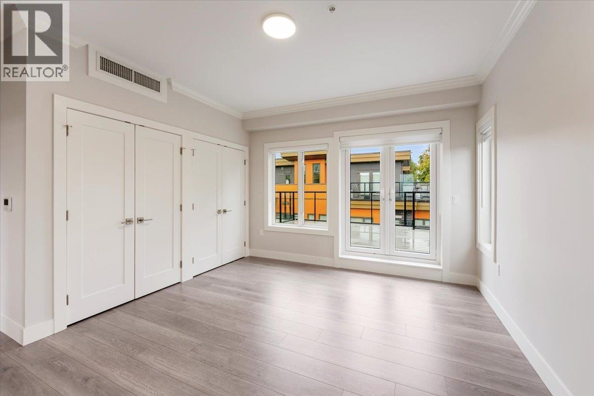7553 OAK STREET, Vancouver