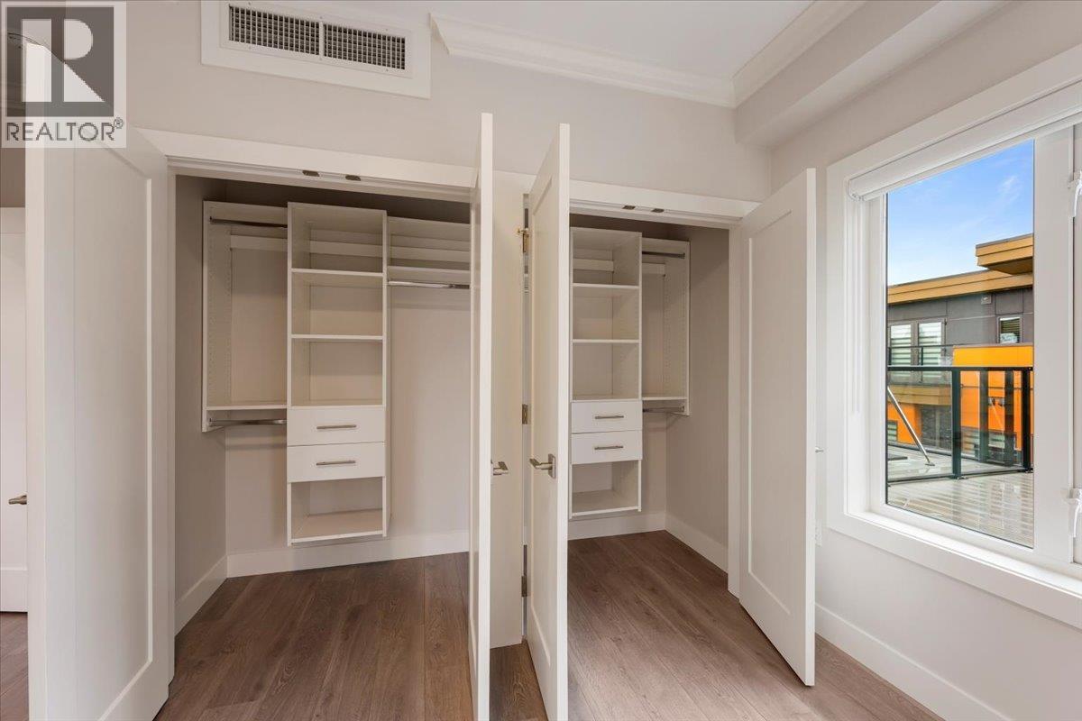 7553 OAK STREET, Vancouver