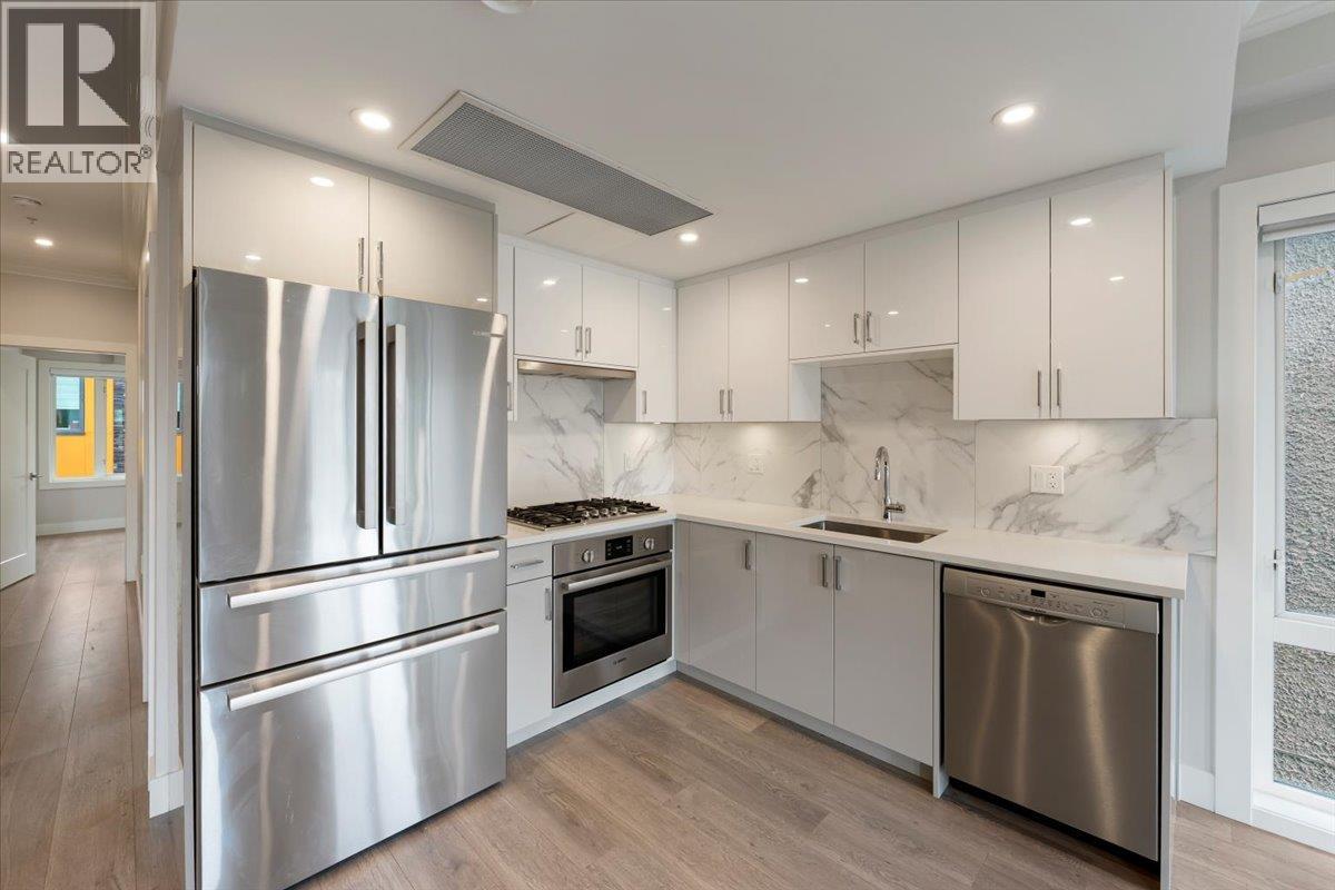 7553 OAK STREET, Vancouver
