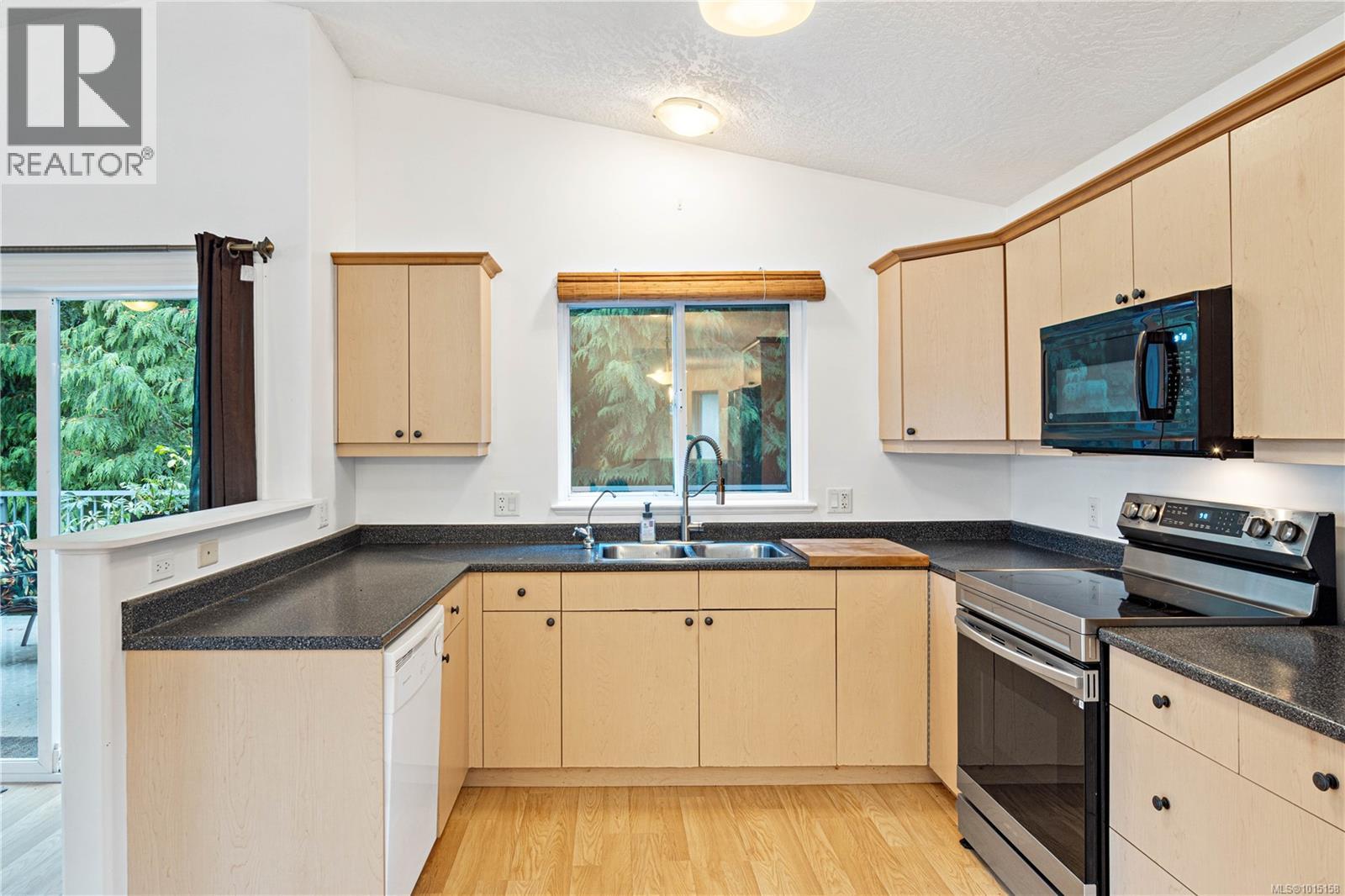 1684 Lailah's Loop, Qualicum Beach