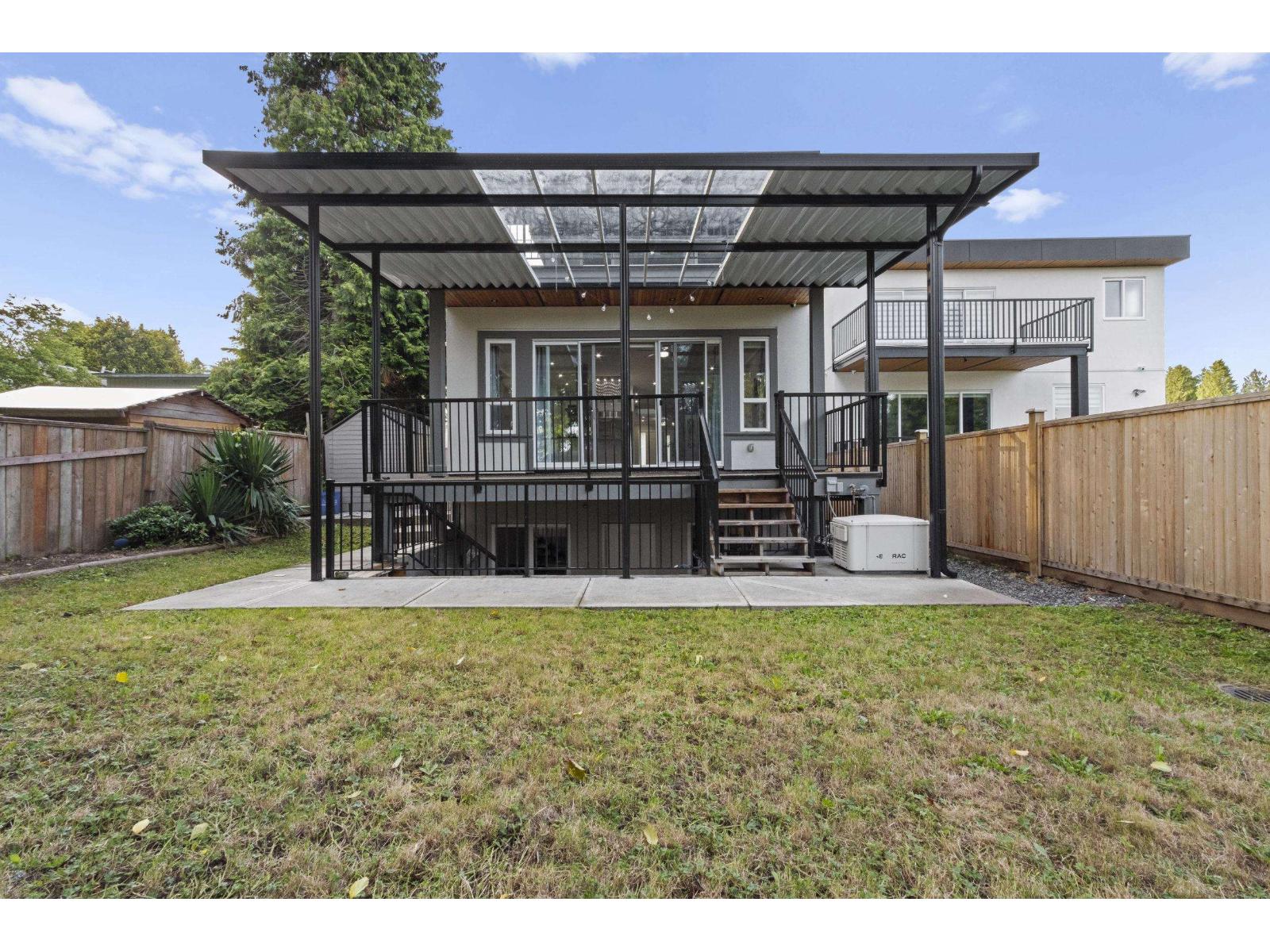 15890 RUSSELL AVENUE, White Rock