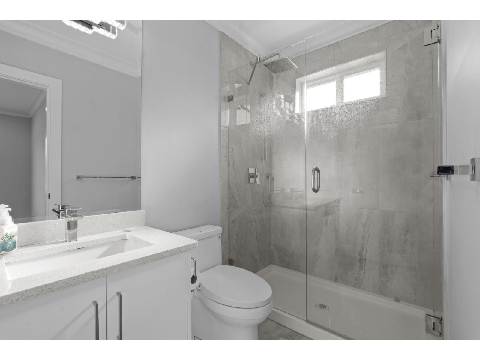 15890 RUSSELL AVENUE, White Rock