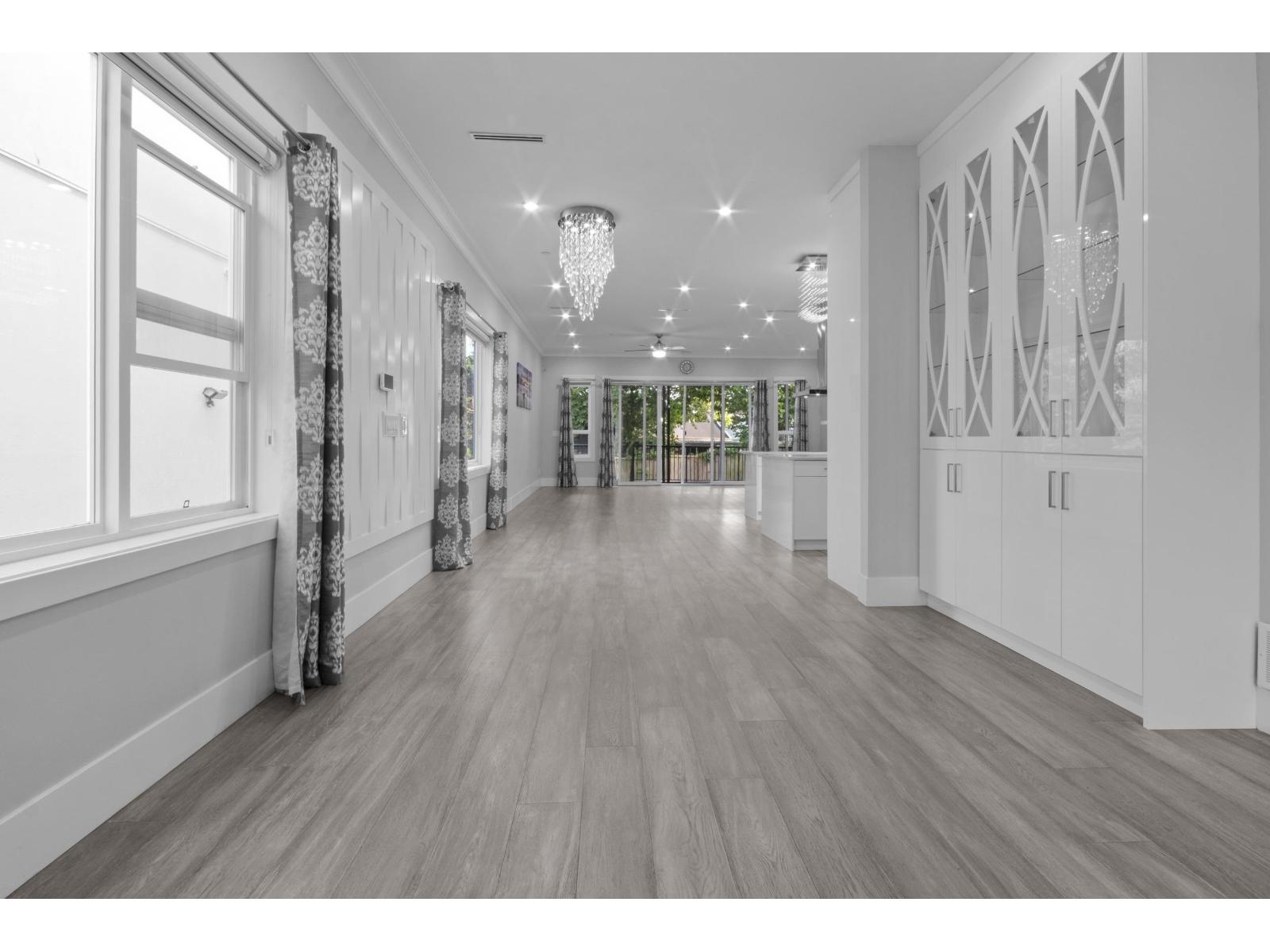 15890 RUSSELL AVENUE, White Rock