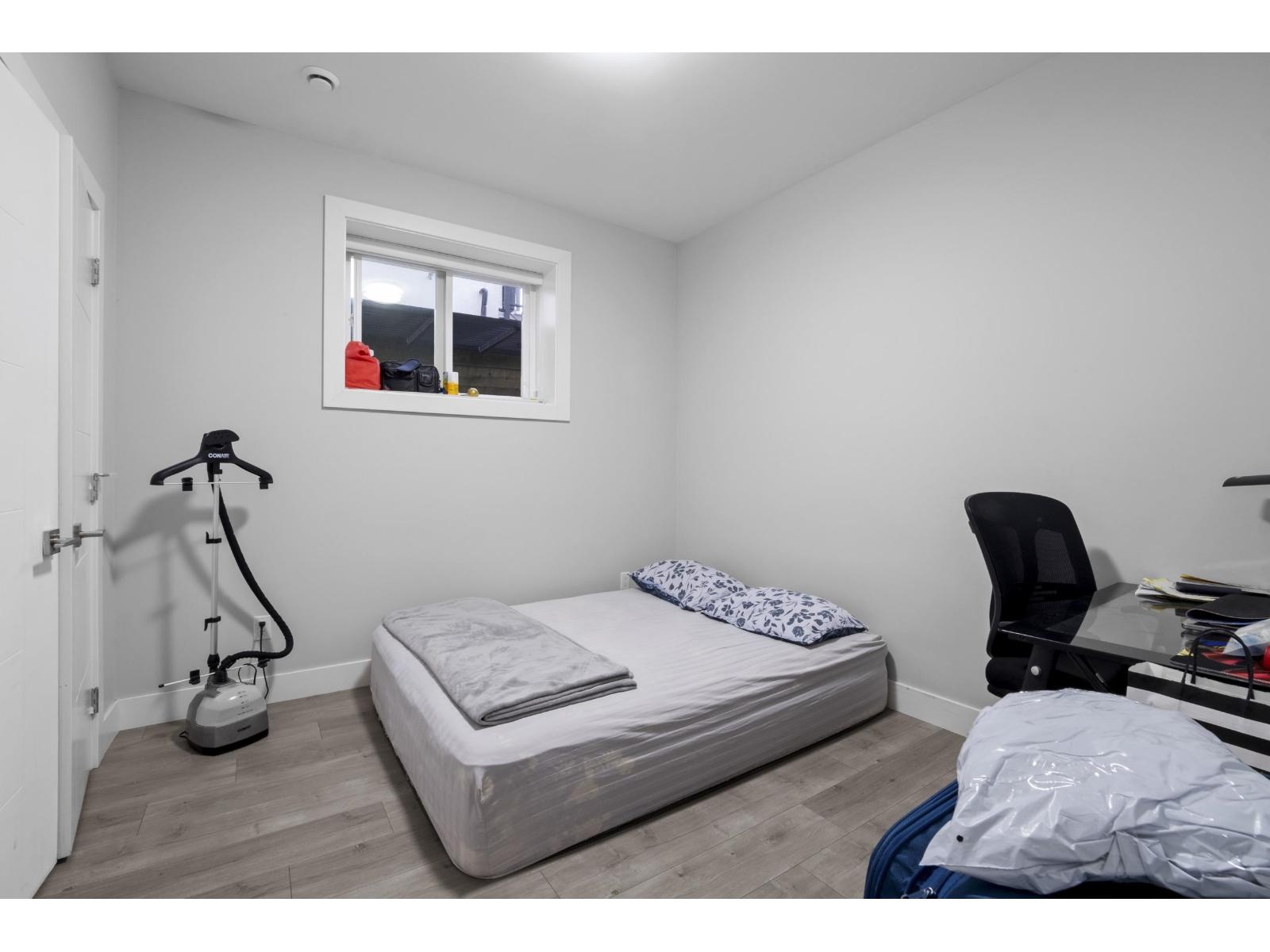 15890 RUSSELL AVENUE, White Rock