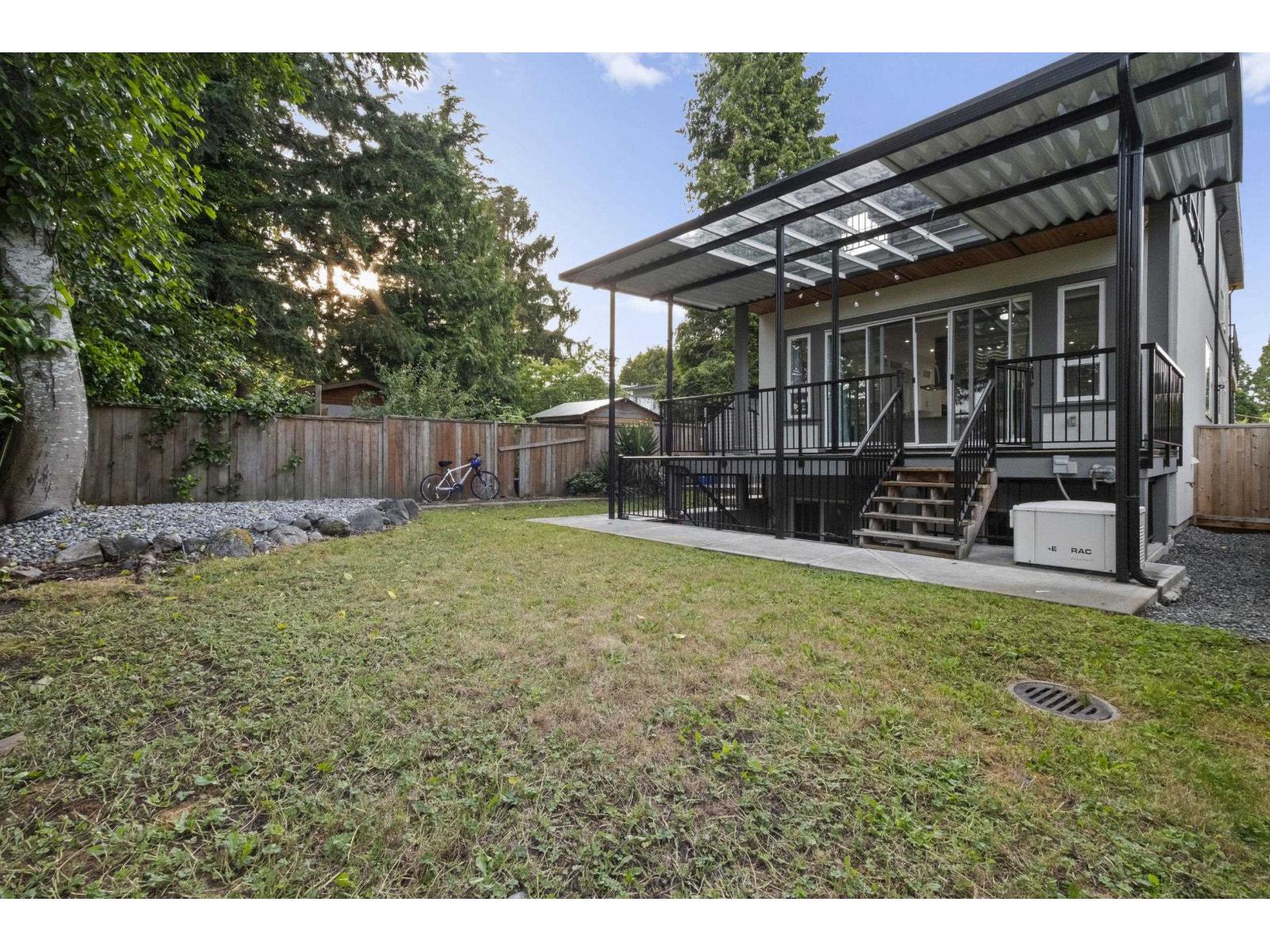 15890 RUSSELL AVENUE, White Rock