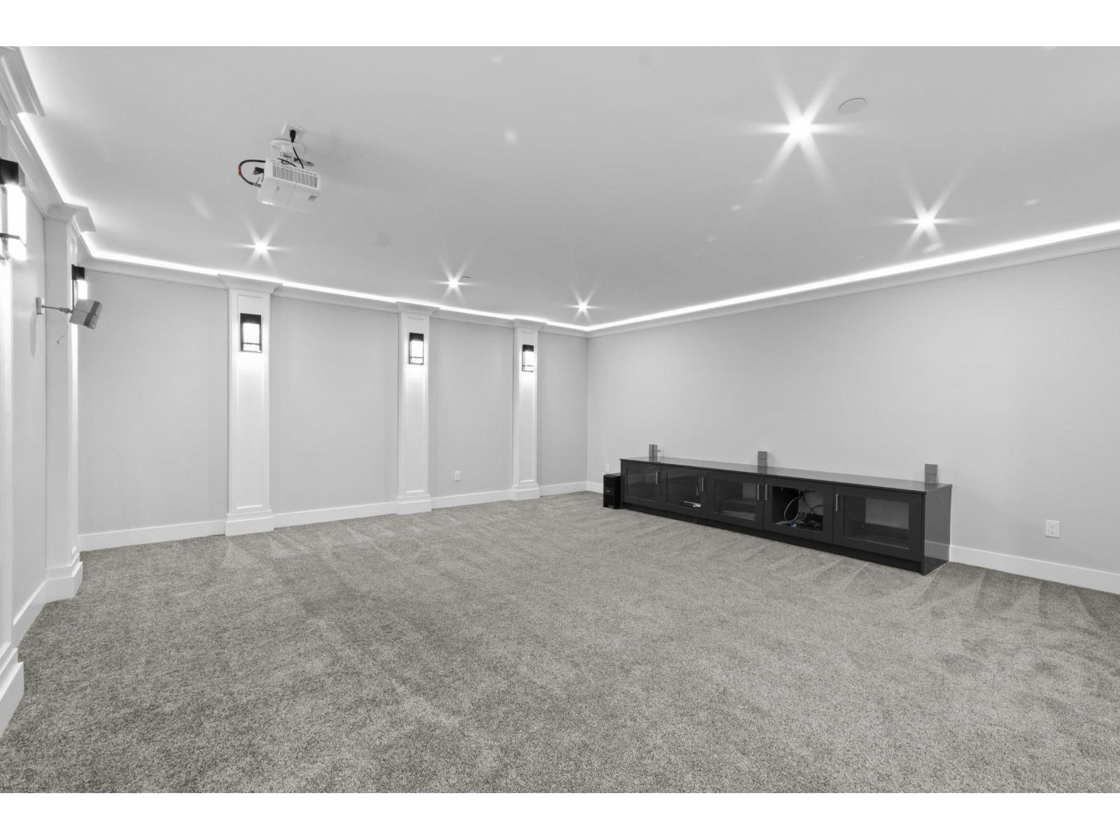 15890 RUSSELL AVENUE, White Rock