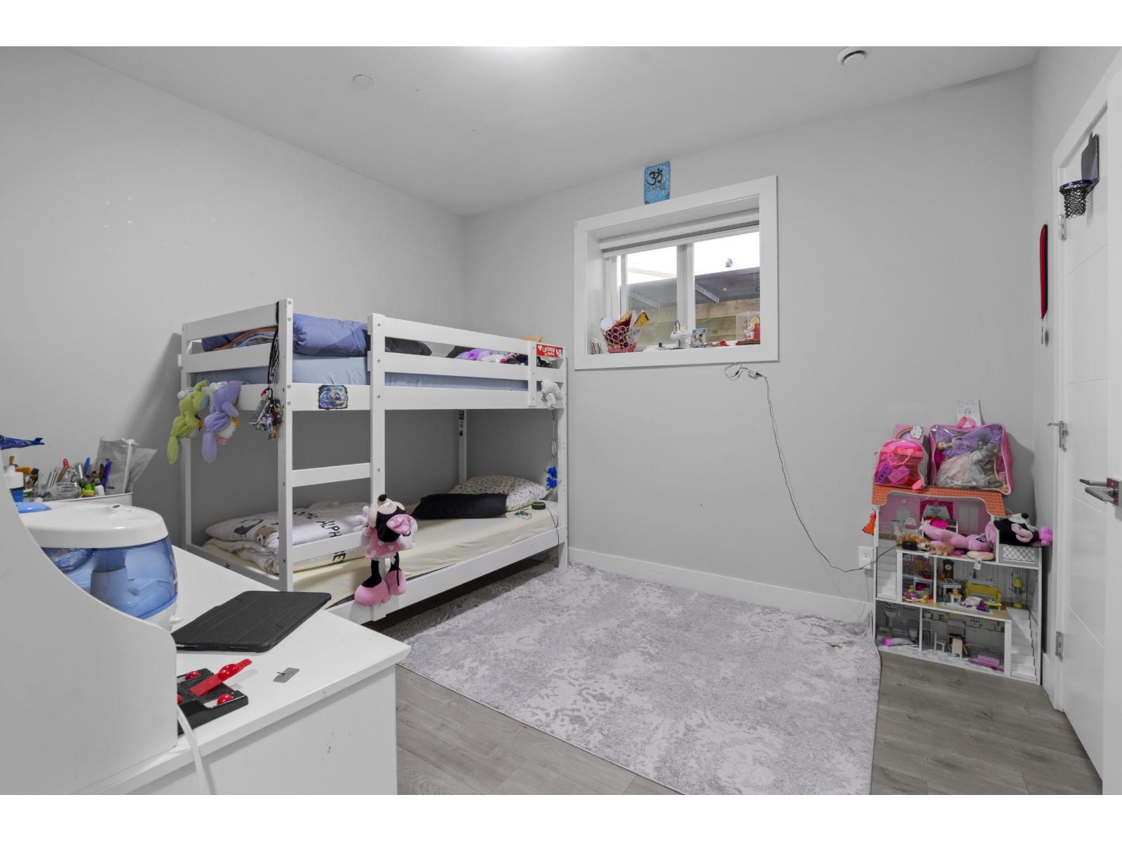 15890 RUSSELL AVENUE, White Rock