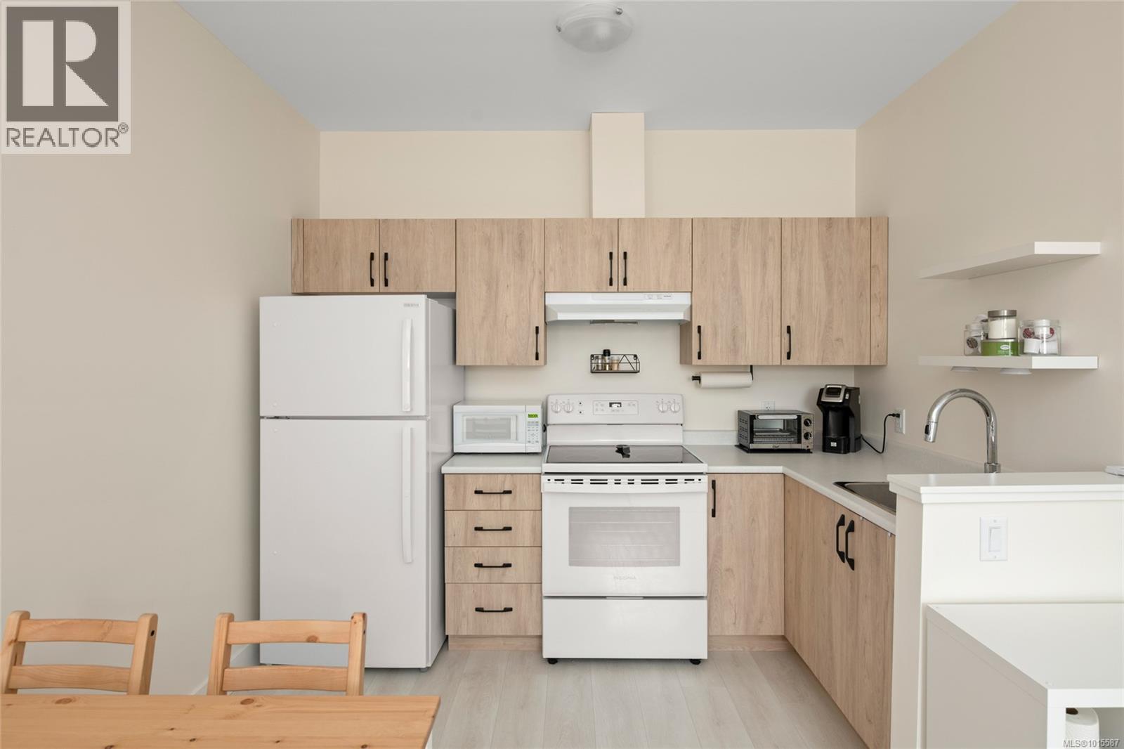  903 Greystone Place, Langford