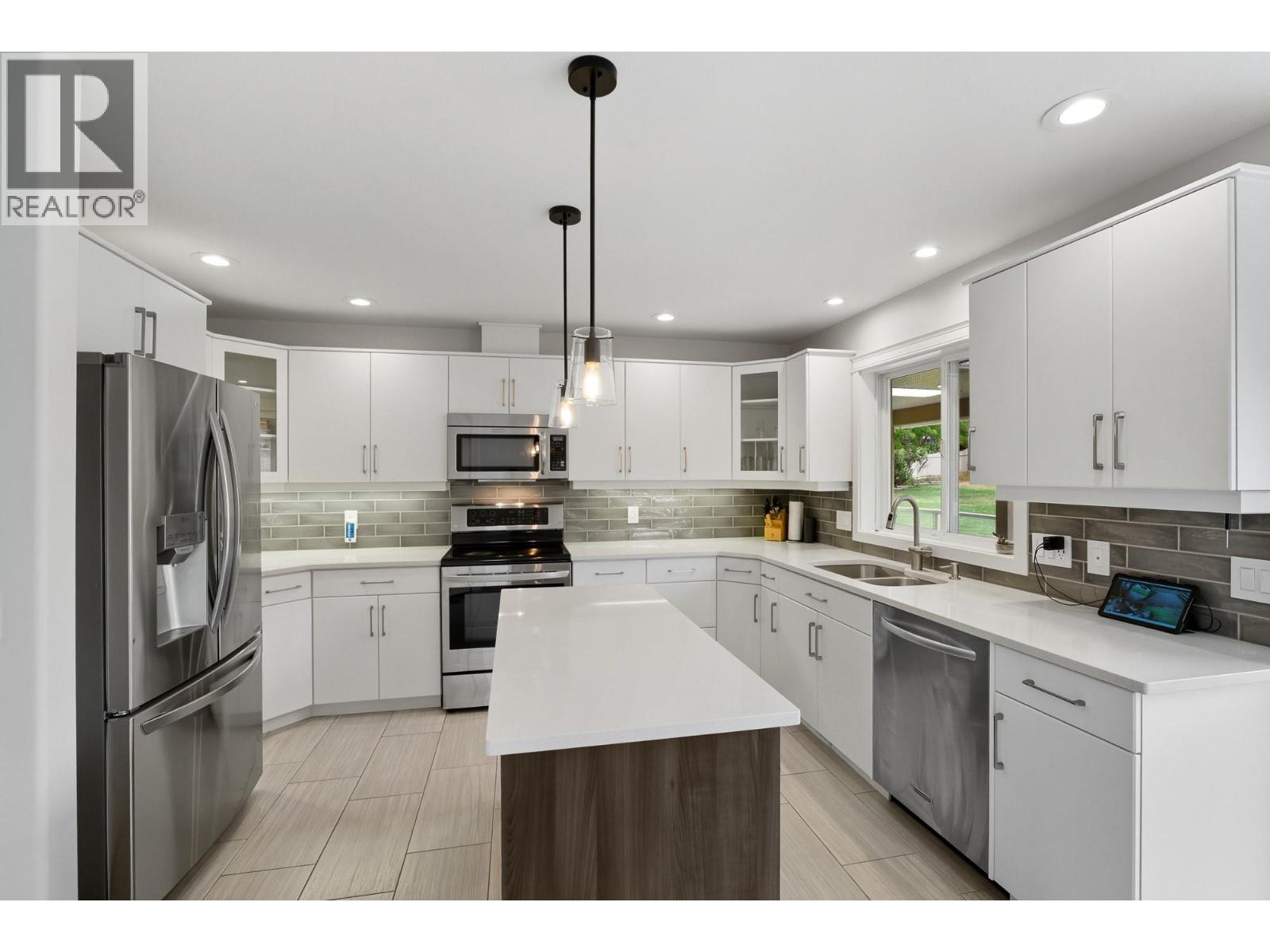 2014 MUIRFIELD Road, Kamloops