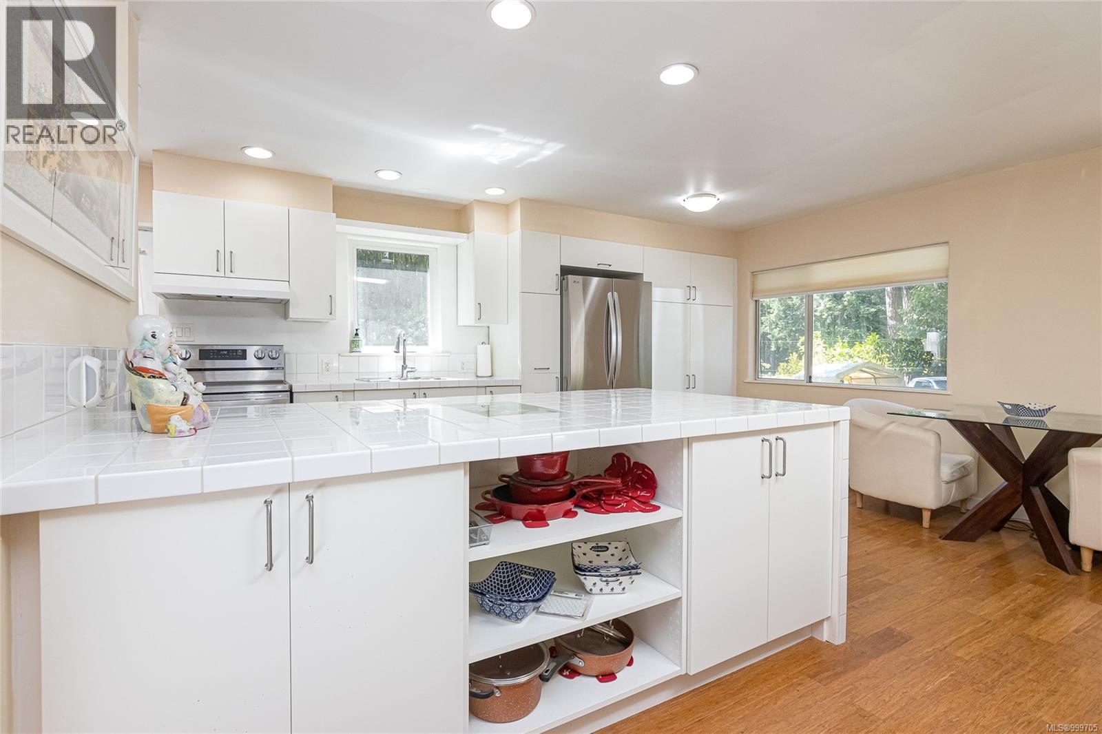 50 2500 Florence Lake Road, Langford