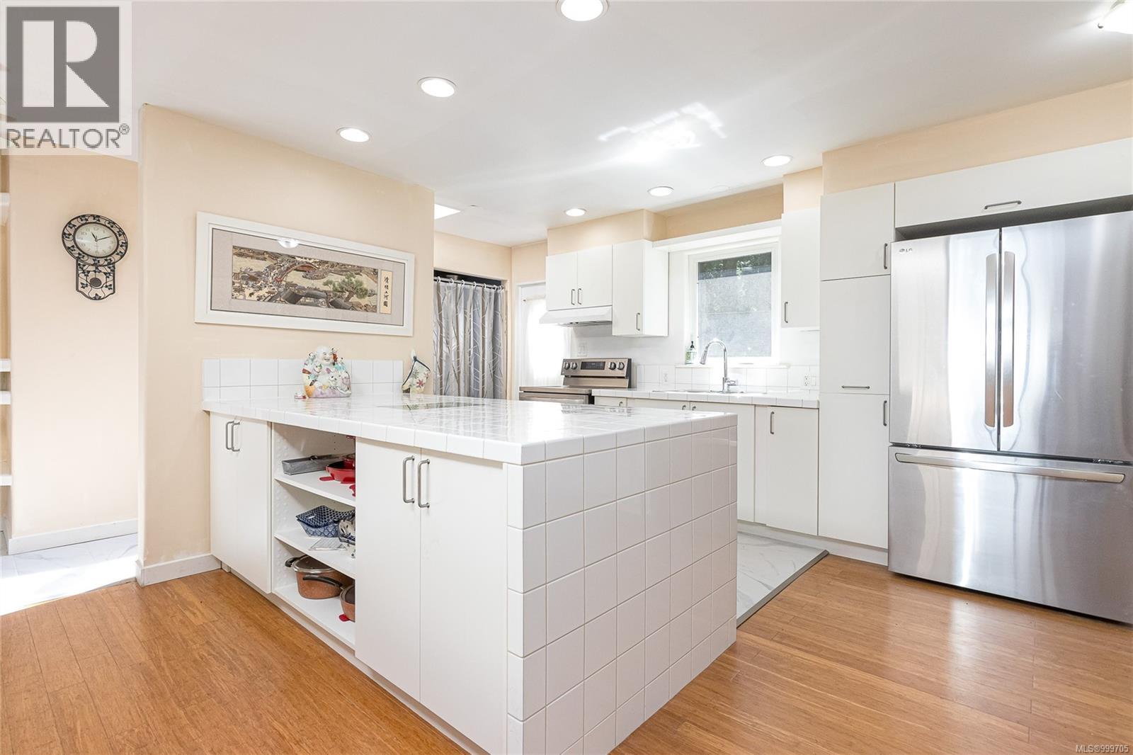 50 2500 Florence Lake Road, Langford