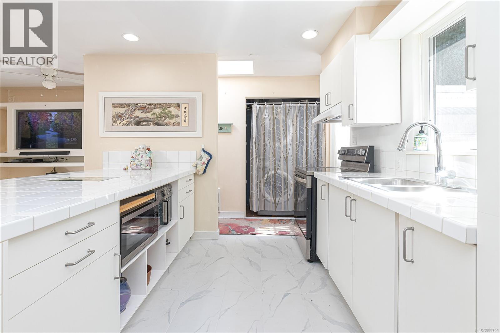 50 2500 Florence Lake Road, Langford
