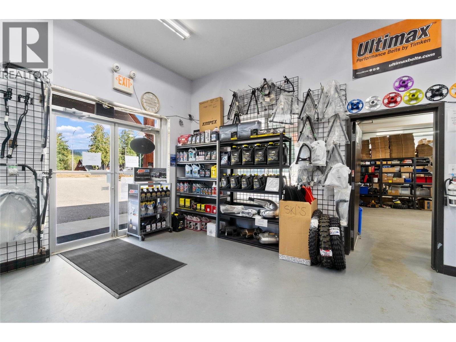 725 Trans Canada Highway, Sicamous