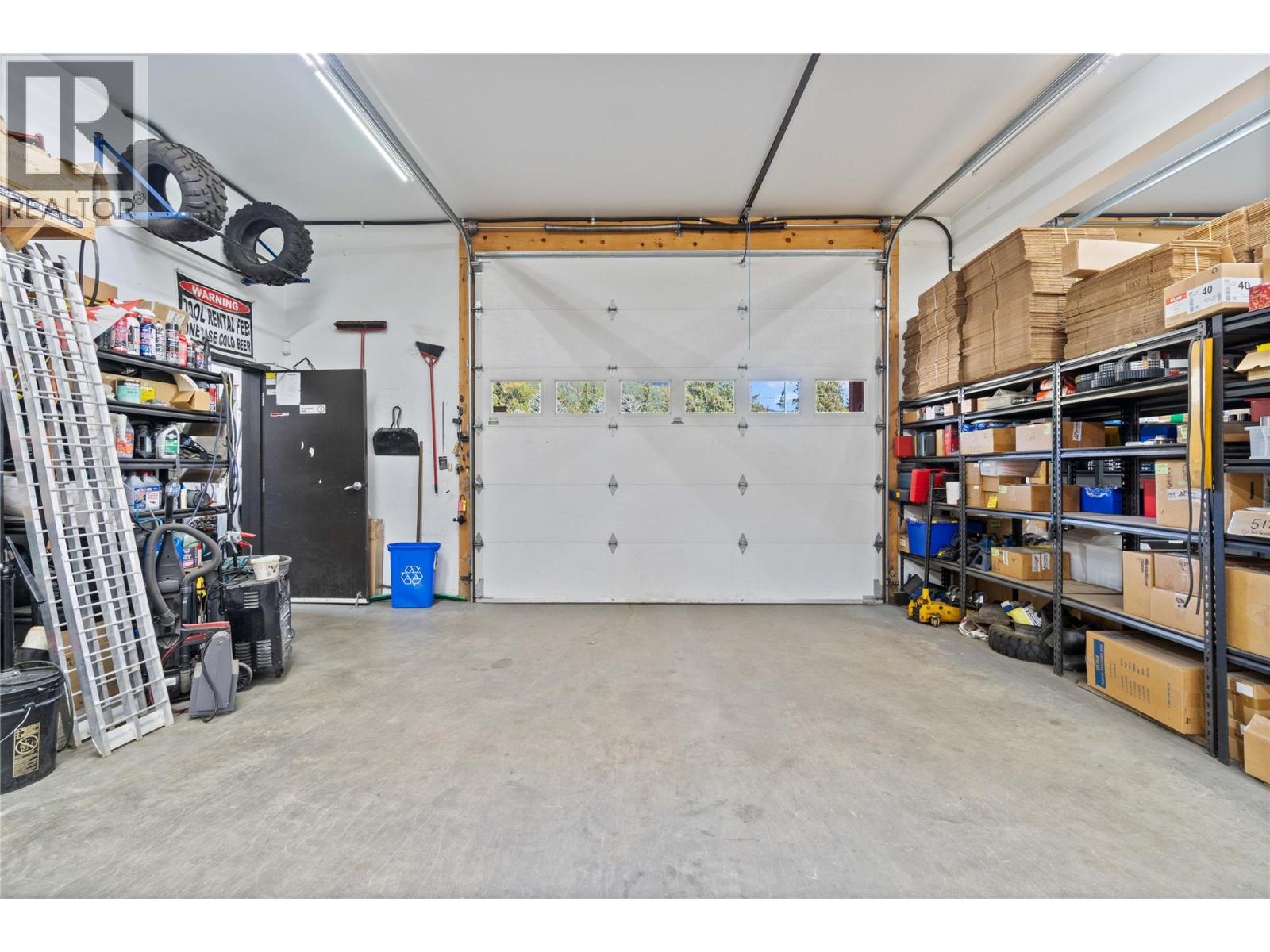 725 Trans Canada Highway, Sicamous