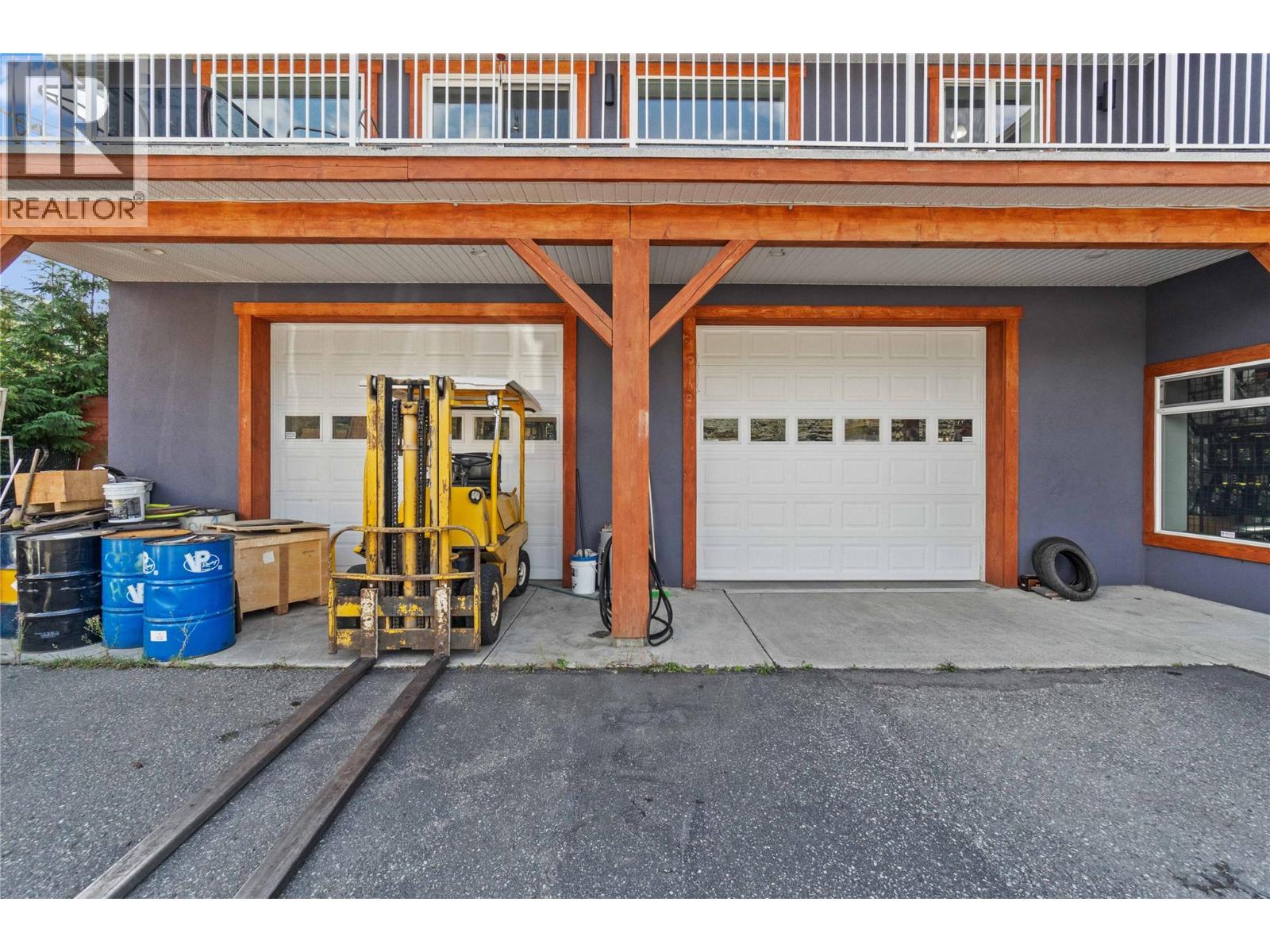725 Trans Canada Highway, Sicamous
