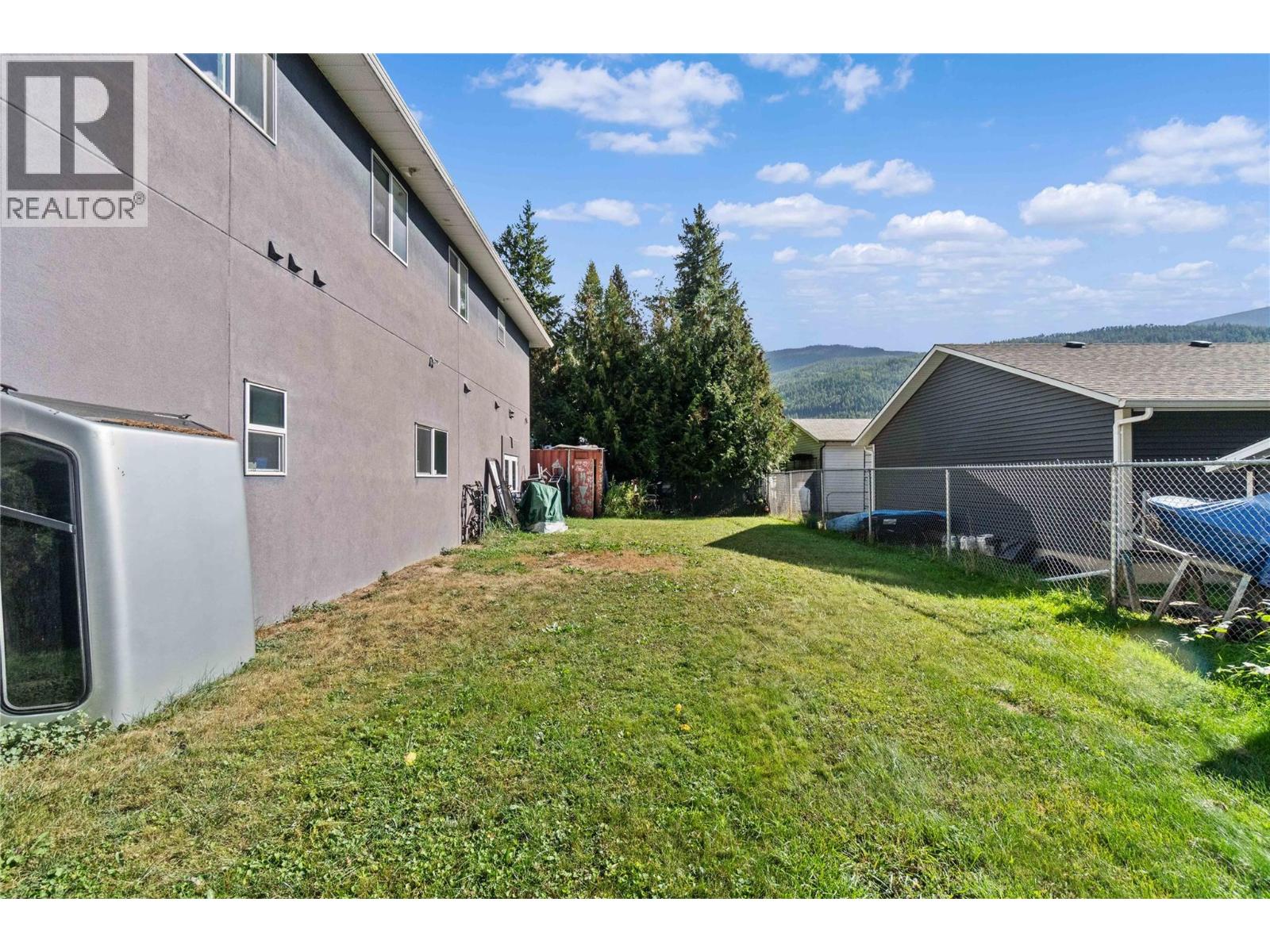 725 Trans Canada Highway, Sicamous