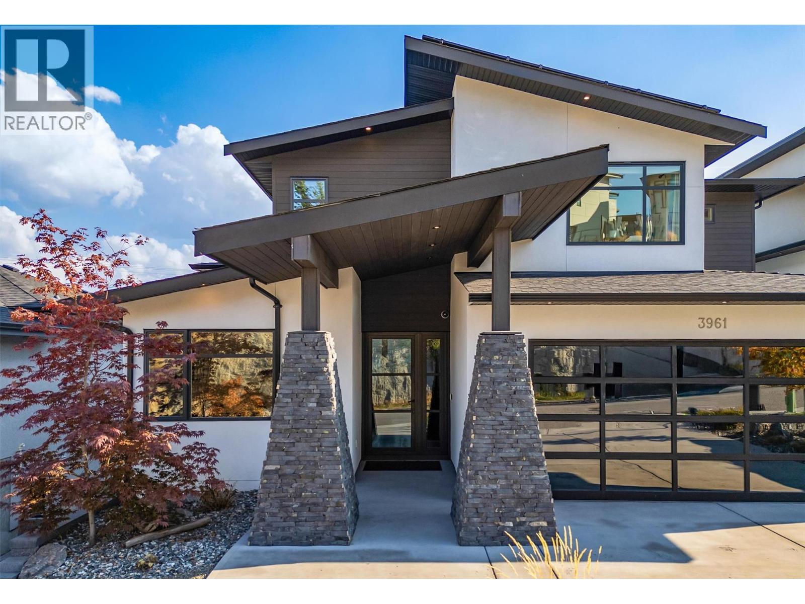 3961 Beachview Drive E, West Kelowna