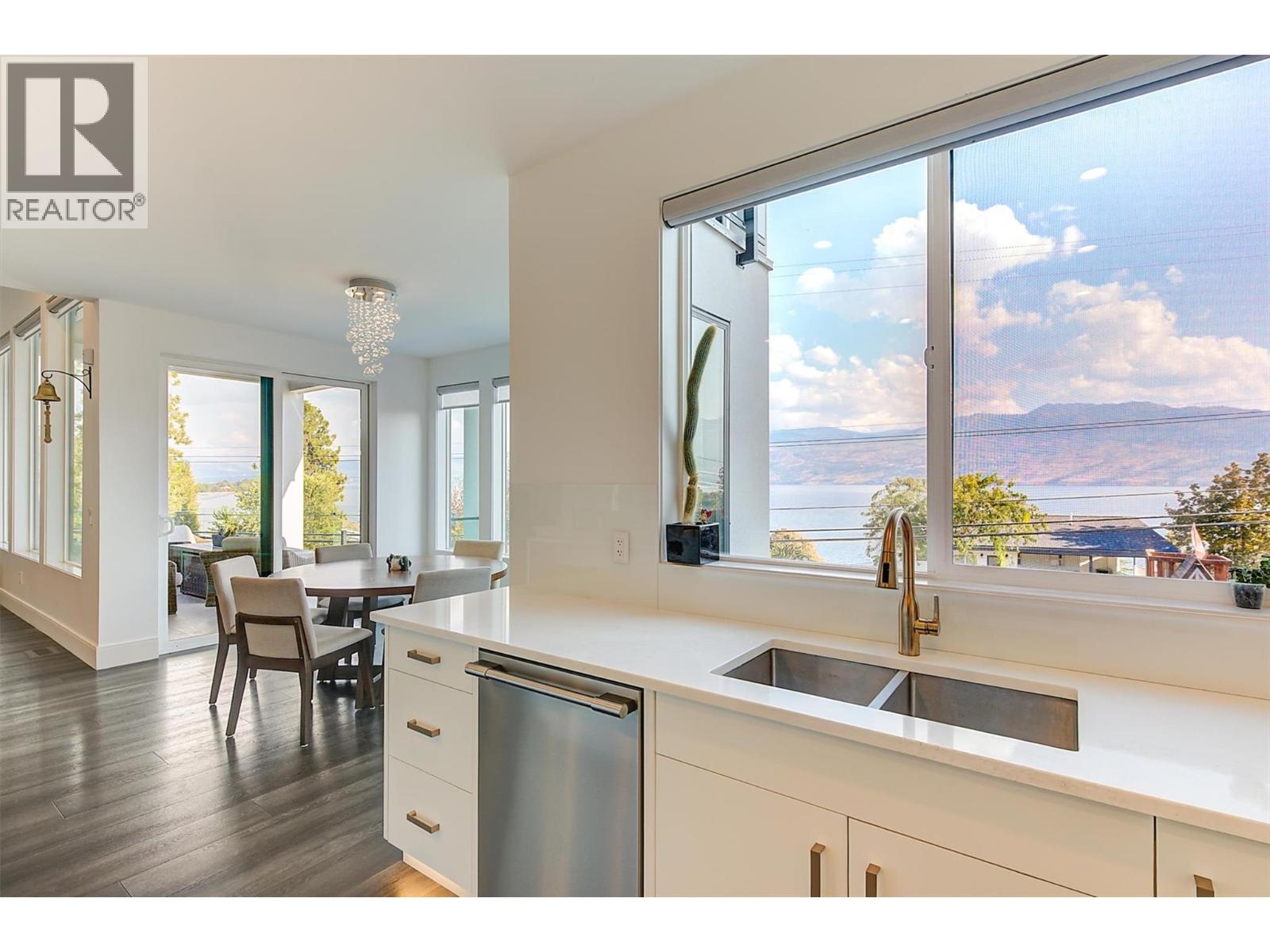 3961 Beachview Drive E, West Kelowna
