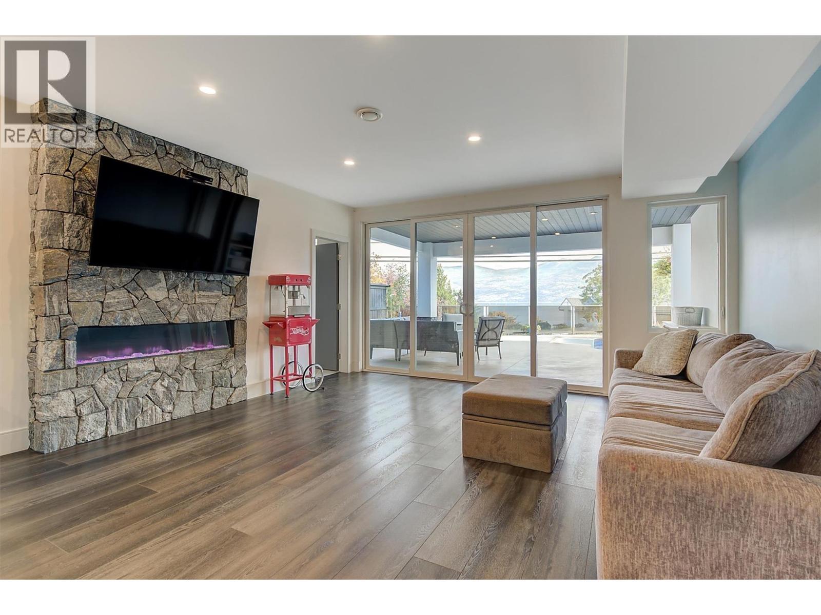 3961 Beachview Drive E, West Kelowna