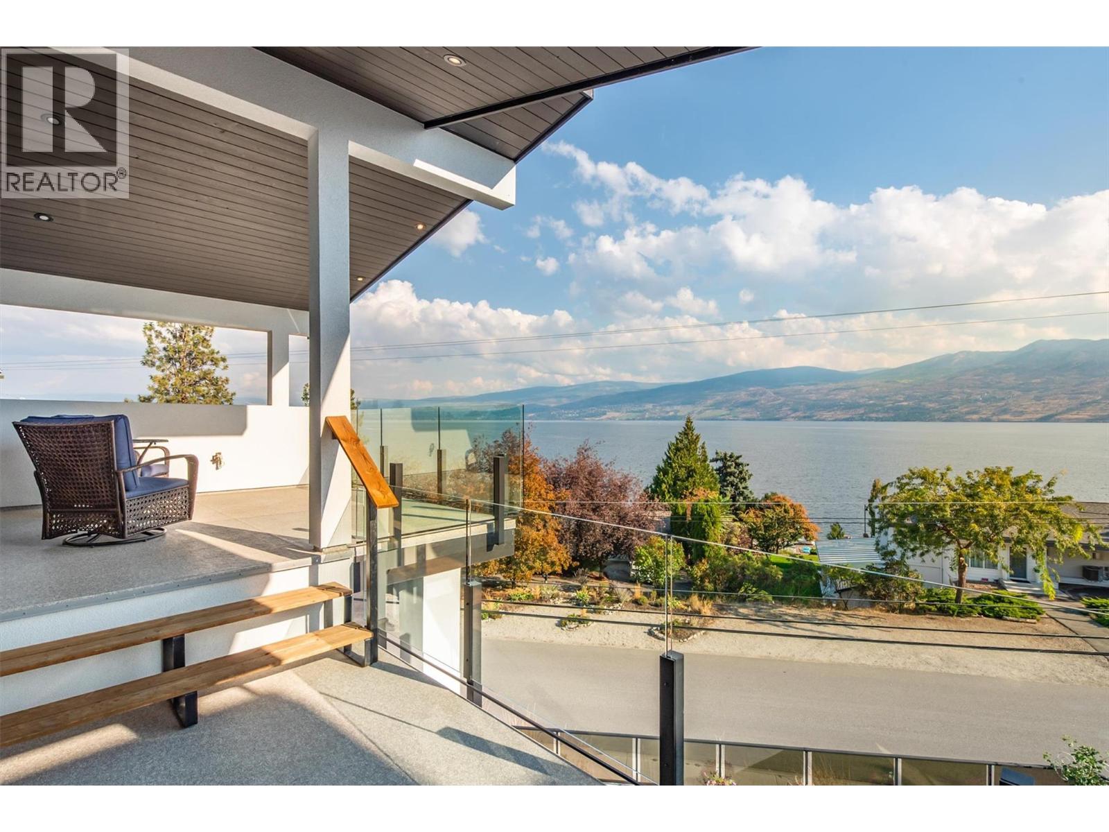 3961 Beachview Drive E, West Kelowna