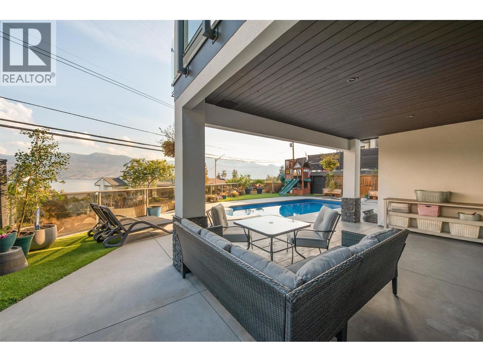 3961 Beachview Drive E, West Kelowna