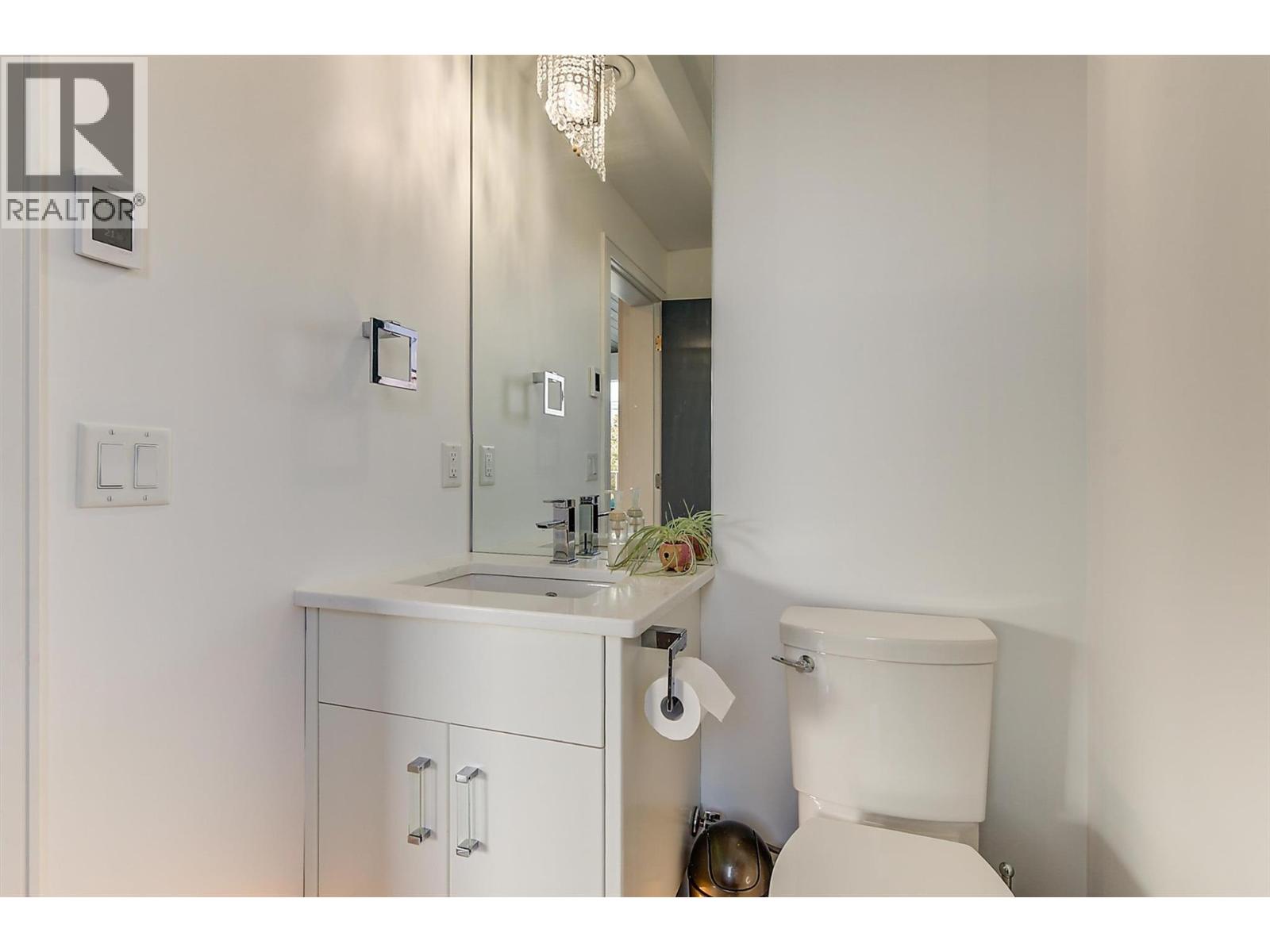 3961 Beachview Drive E, West Kelowna