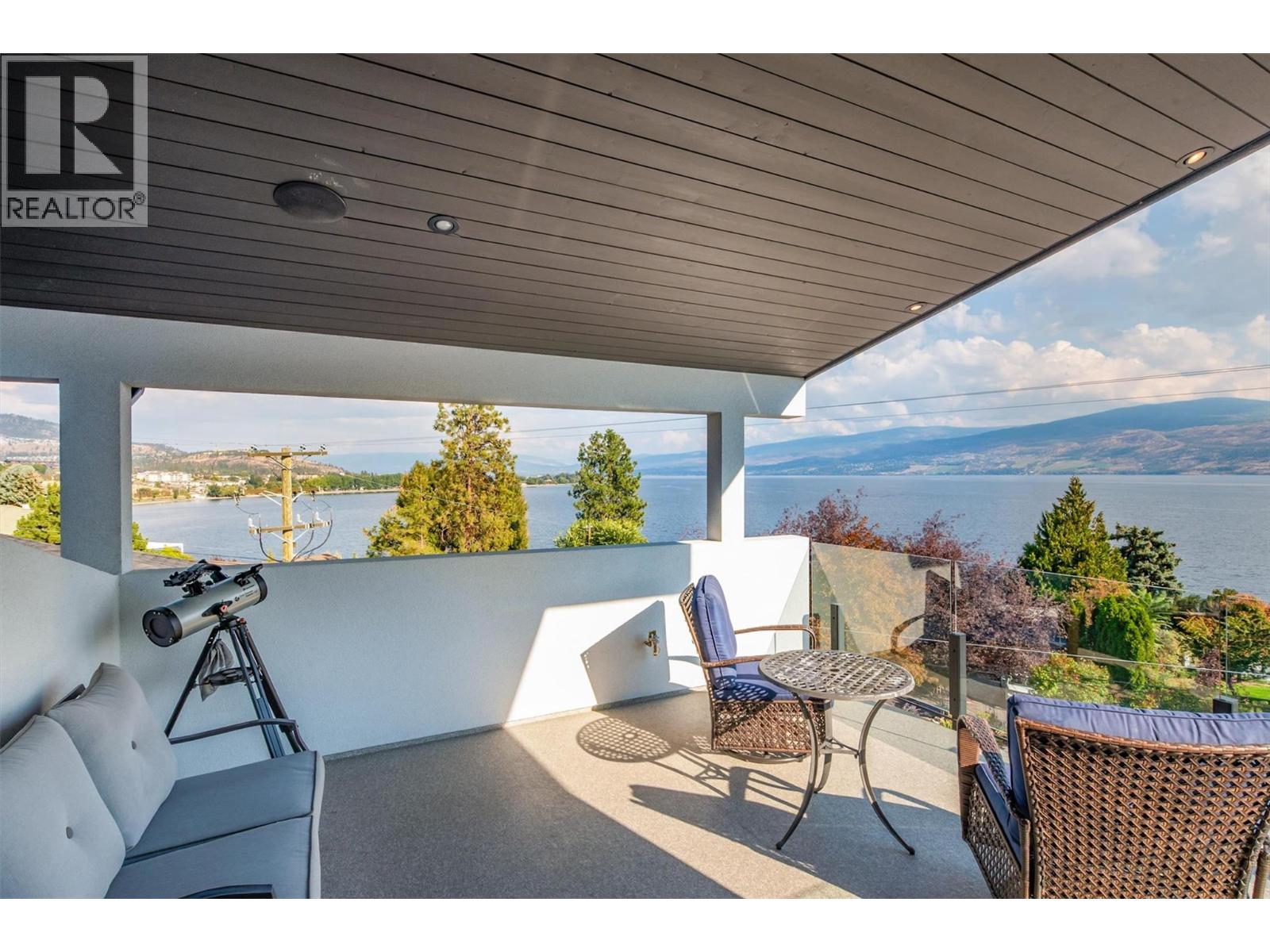 3961 Beachview Drive E, West Kelowna