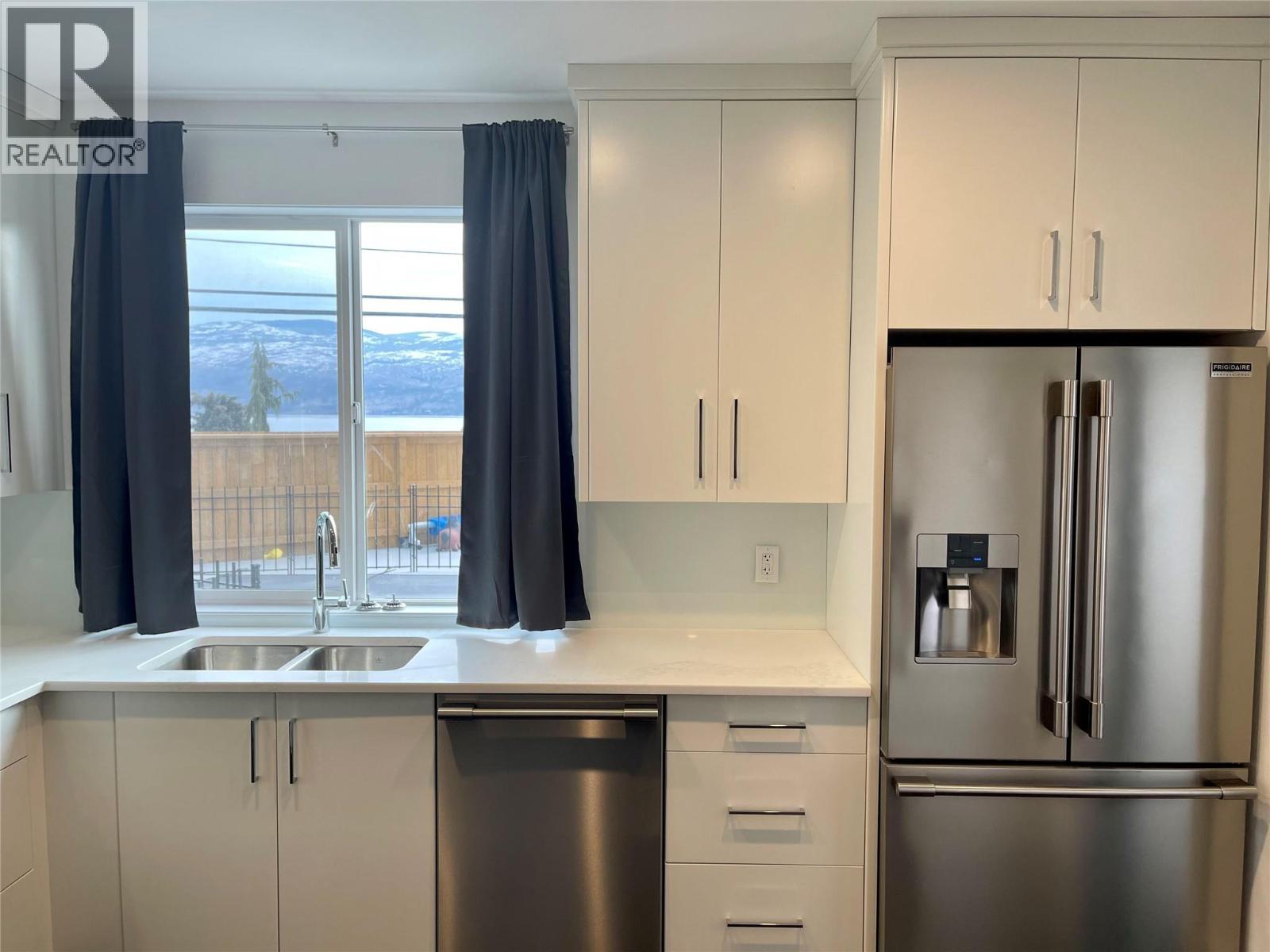 3961 Beachview Drive E, West Kelowna