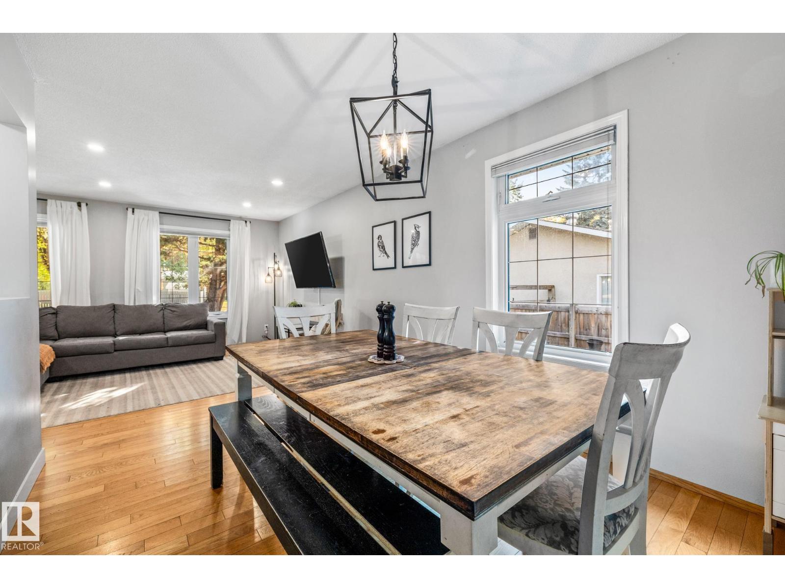 Single Family House Bungalow for Sale in  BURNHAM AVENUE St. Albert 