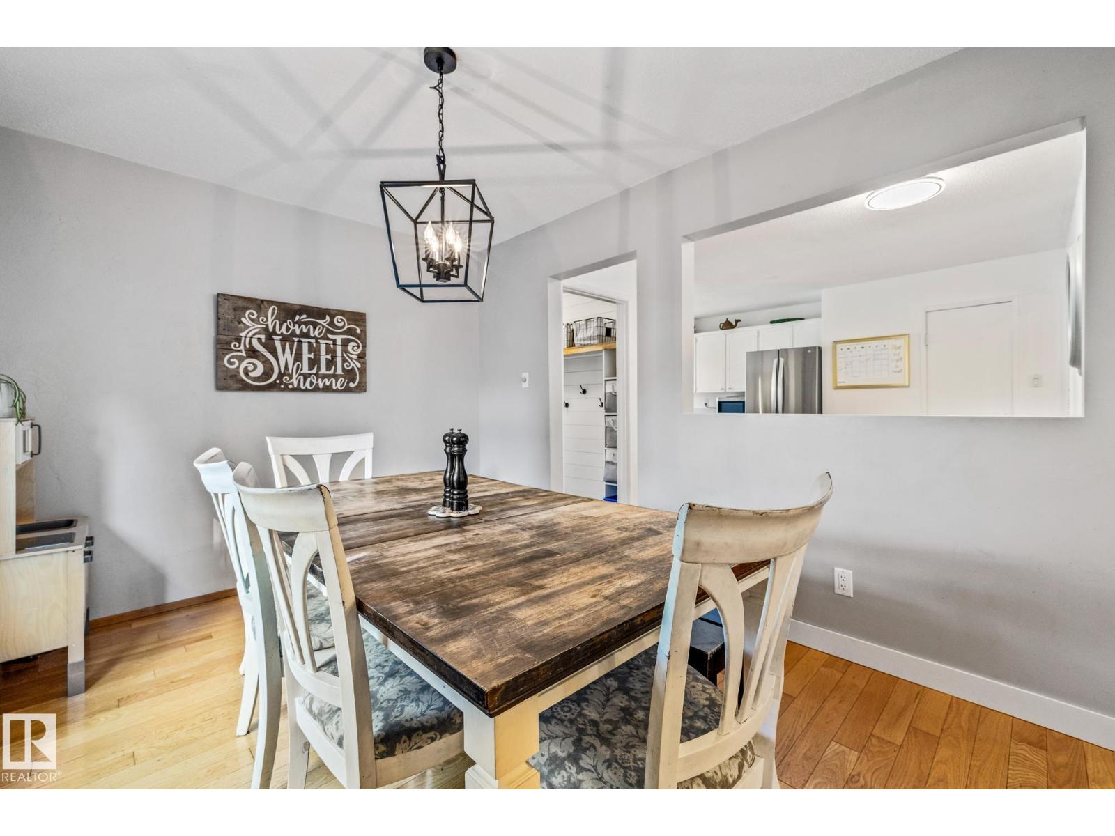 Single Family House Bungalow for Sale in  BURNHAM AVENUE St. Albert 