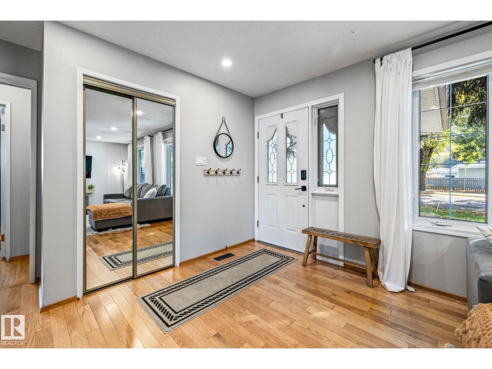 Single Family House Bungalow for Sale in  BURNHAM AVENUE St. Albert 