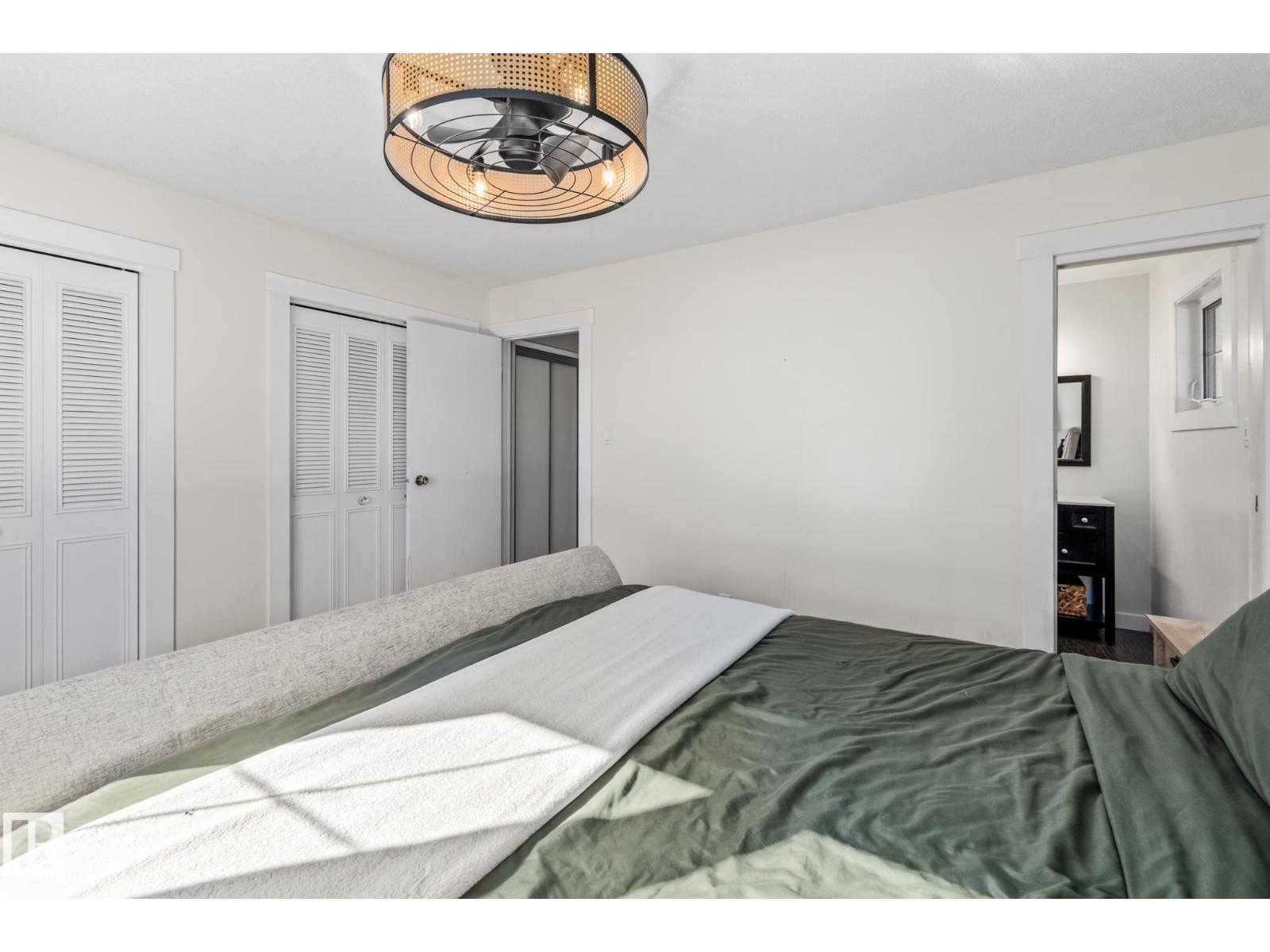 Single Family House Bungalow for Sale in  BURNHAM AVENUE St. Albert 