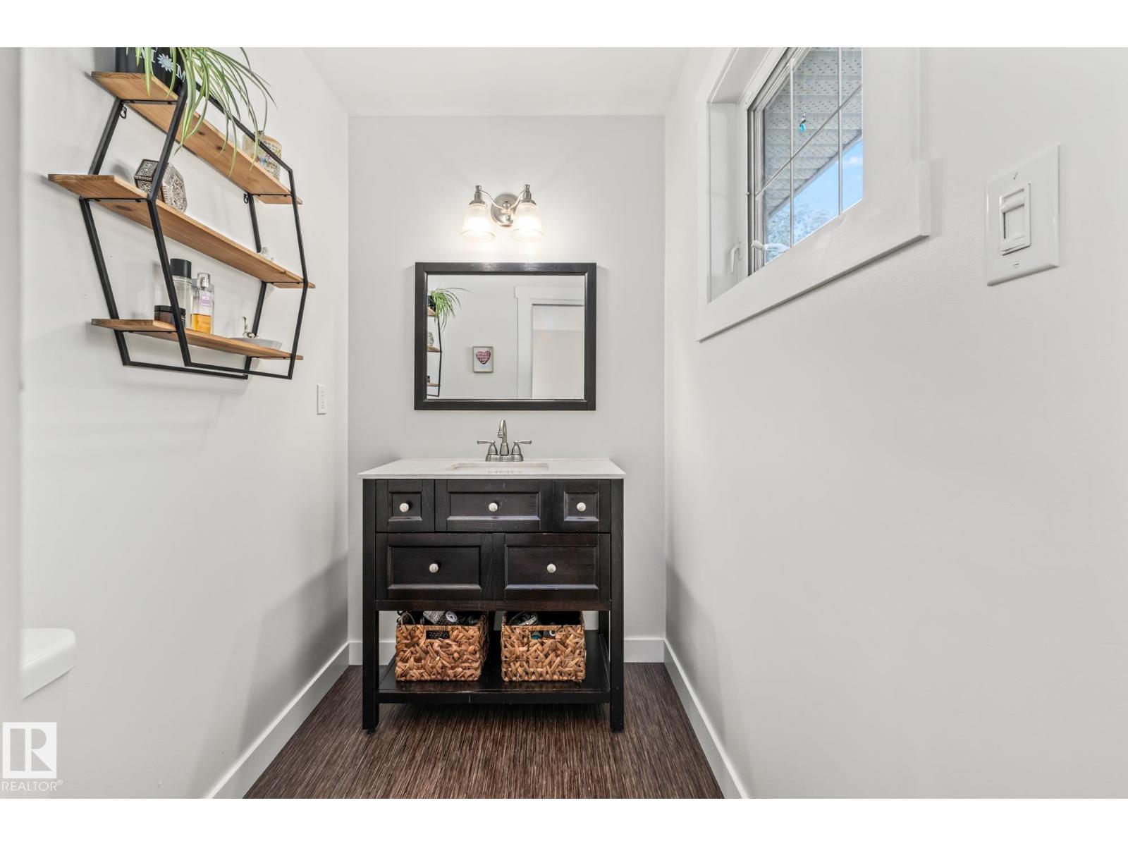 Single Family House Bungalow for Sale in  BURNHAM AVENUE St. Albert 