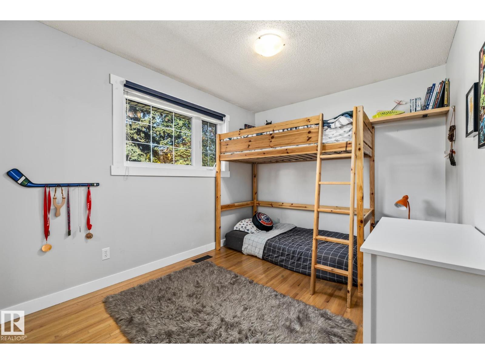 Single Family House Bungalow for Sale in  BURNHAM AVENUE St. Albert 