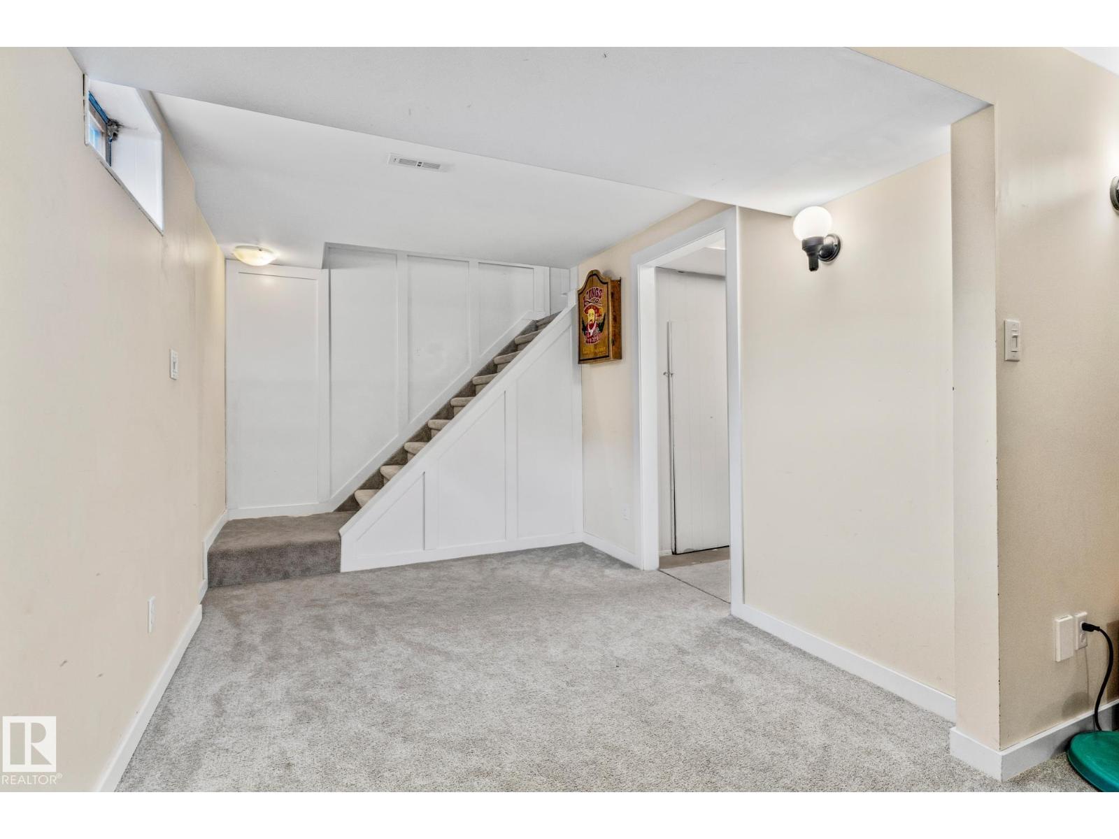 Single Family House Bungalow for Sale in  BURNHAM AVENUE St. Albert 