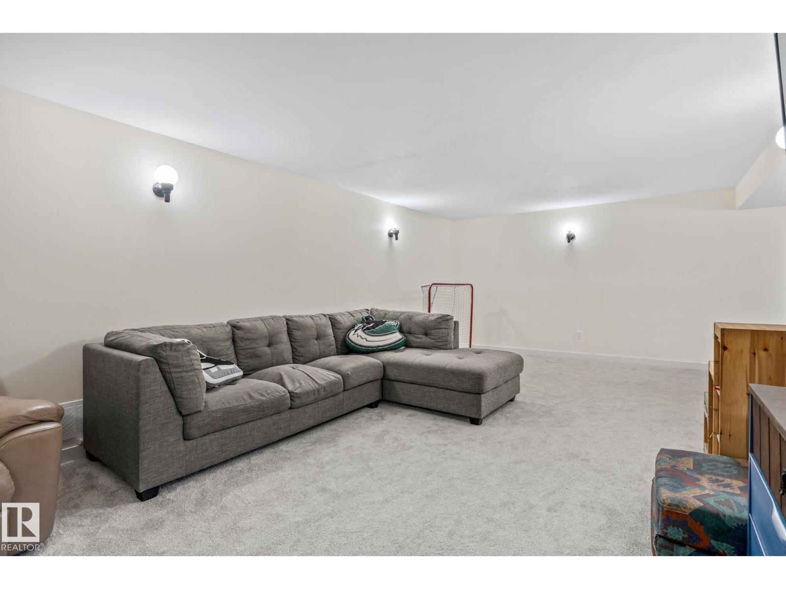 Single Family House Bungalow for Sale in  BURNHAM AVENUE St. Albert 