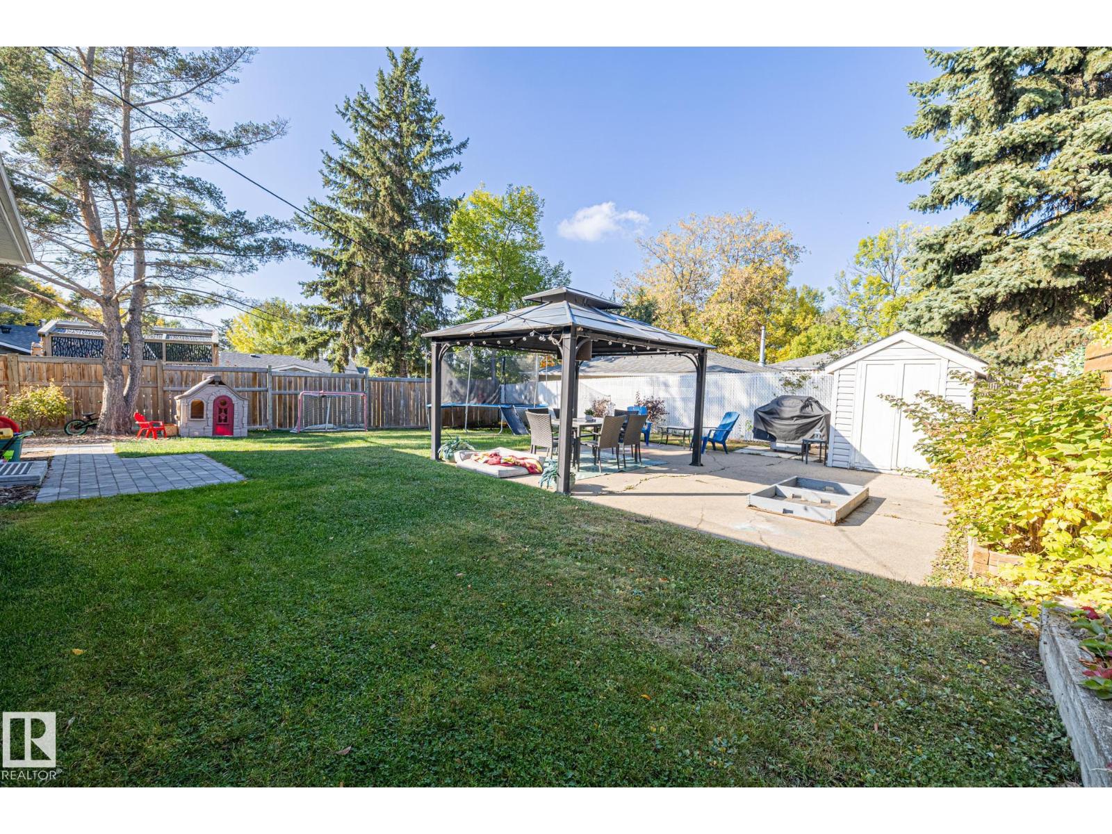 Single Family House Bungalow for Sale in  BURNHAM AVENUE St. Albert 