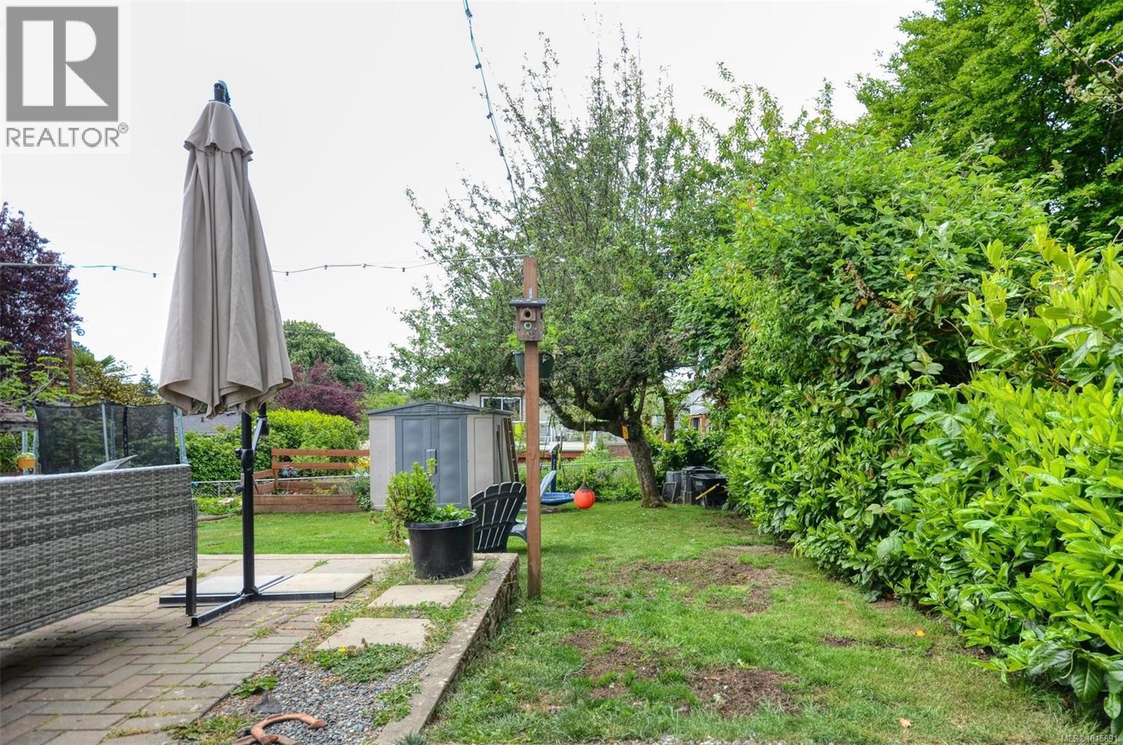  271 Battleford Avenue, Saanich