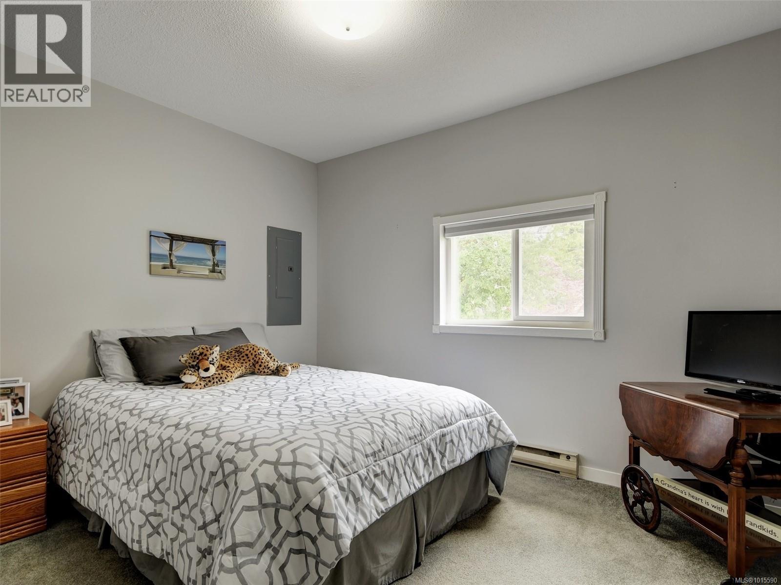  640 Strandlund Avenue, Langford