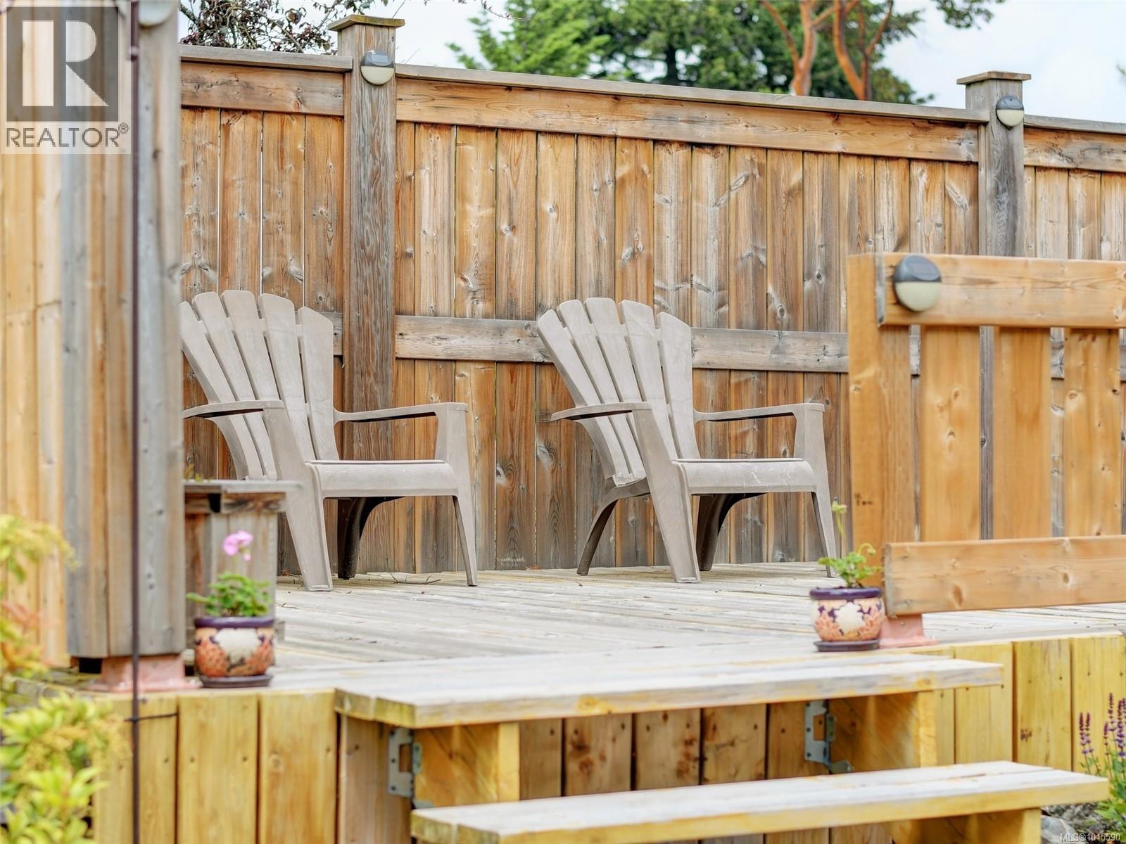  640 Strandlund Avenue, Langford