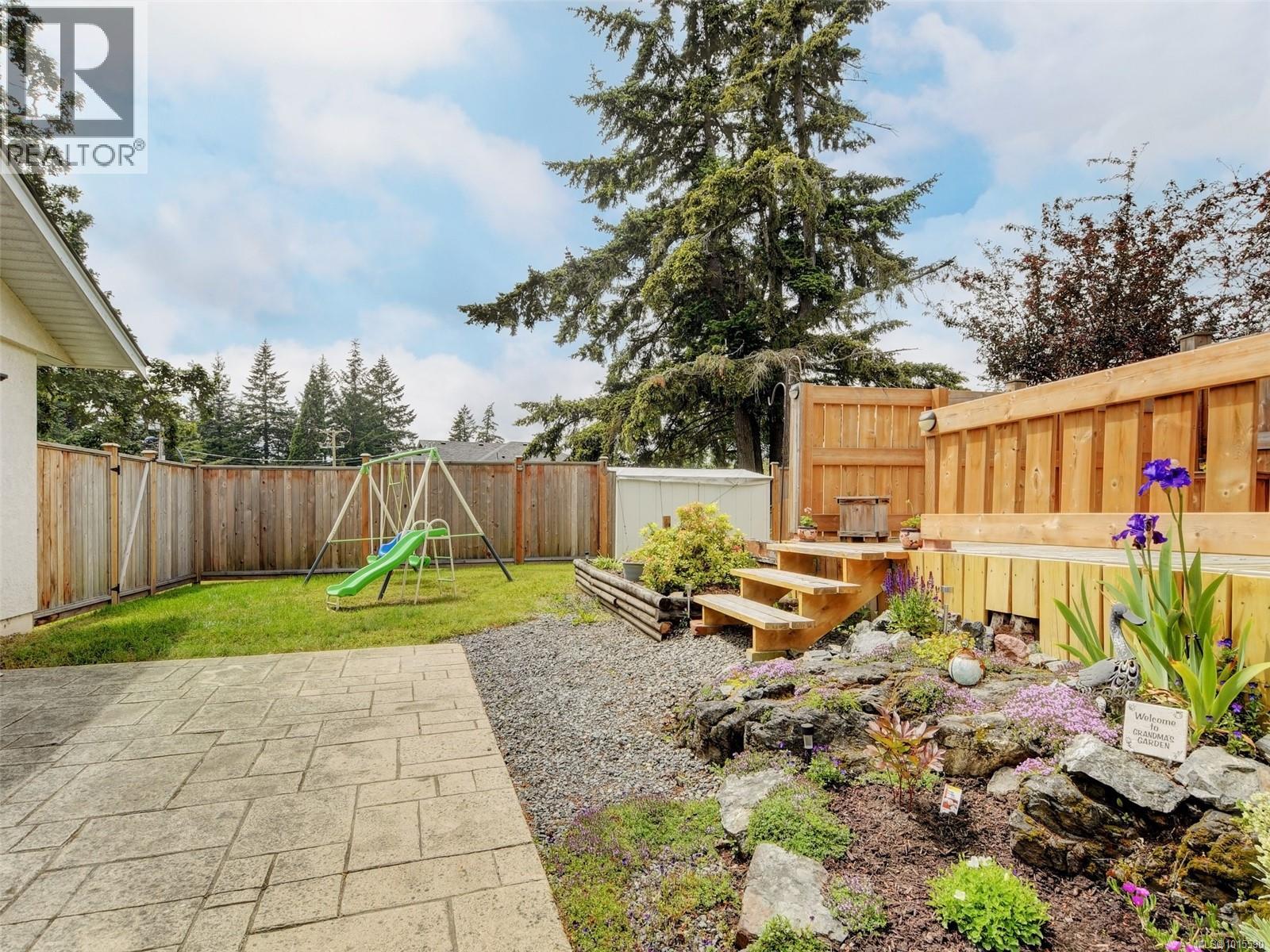  640 Strandlund Avenue, Langford
