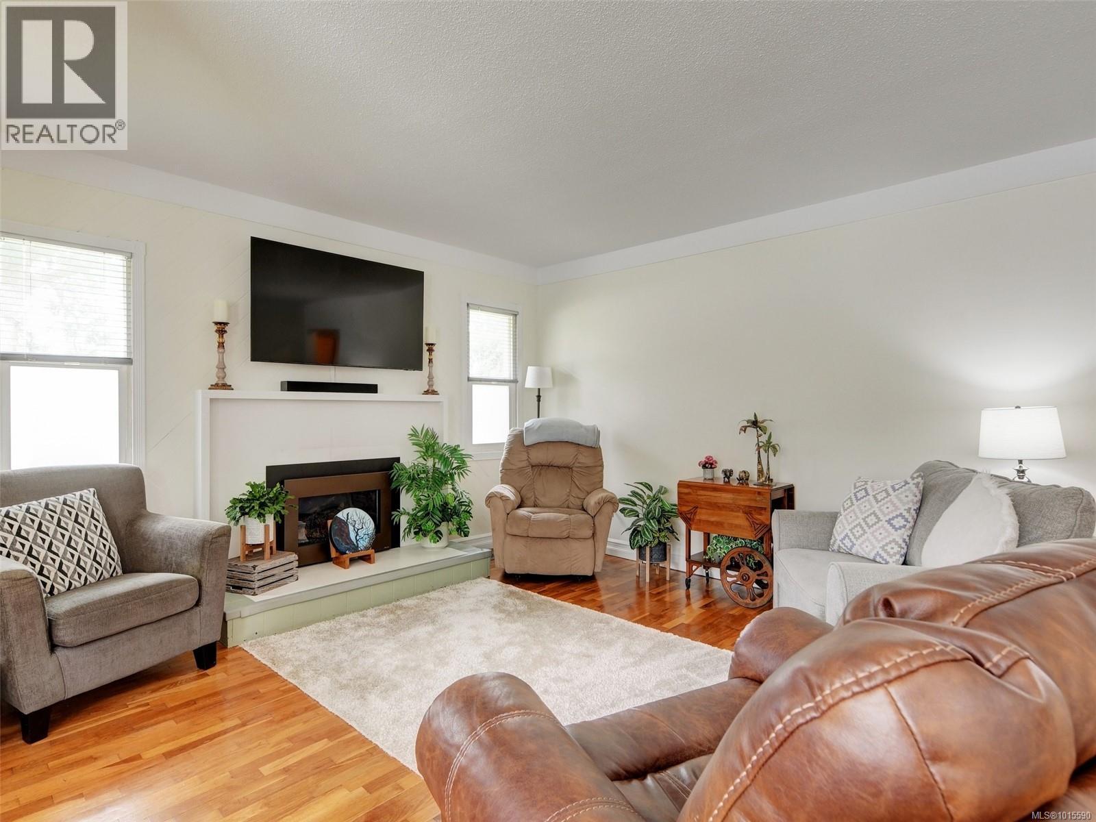 640 Strandlund Avenue, Langford