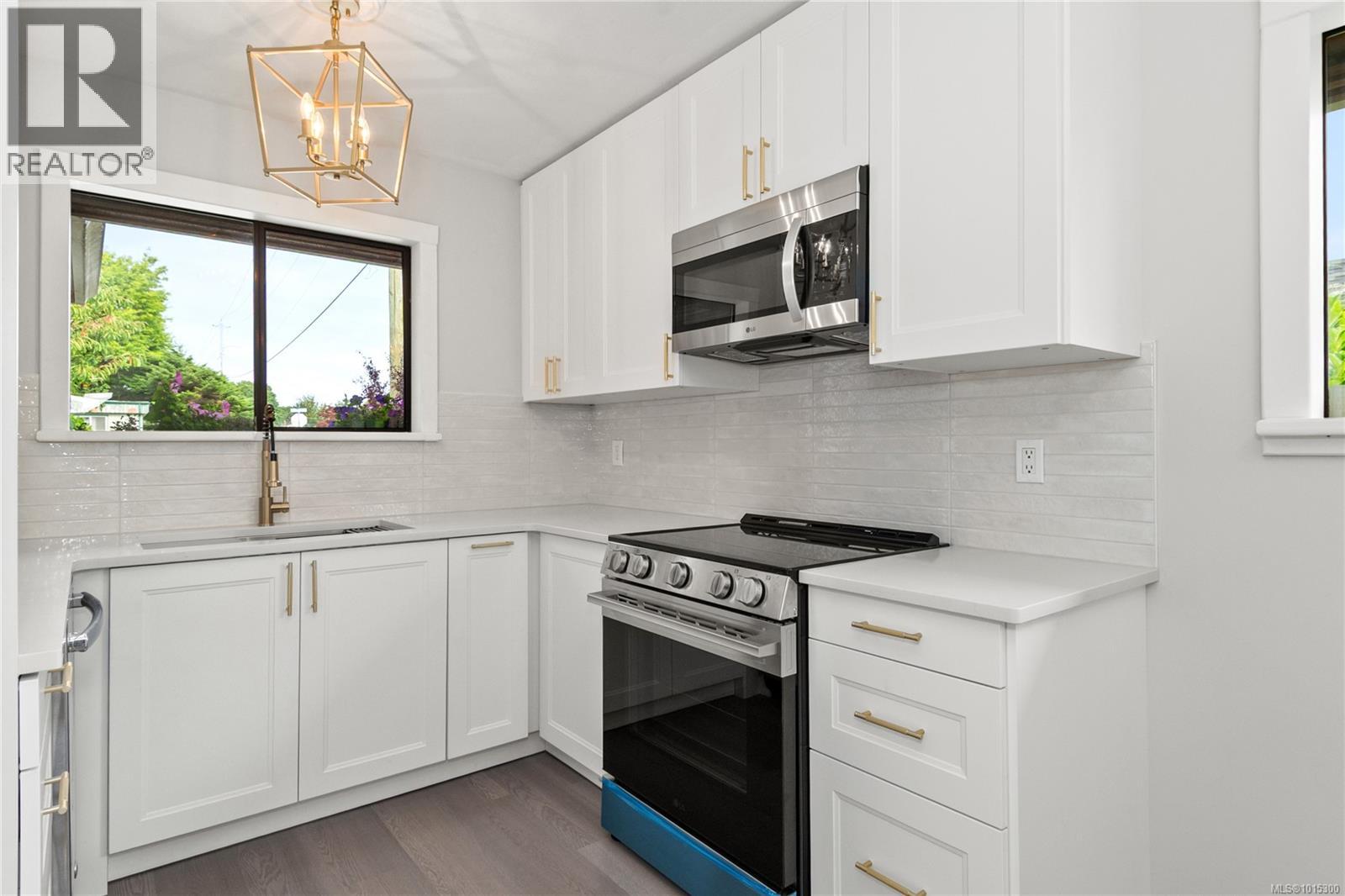 217 Larwood Rd, Campbell River