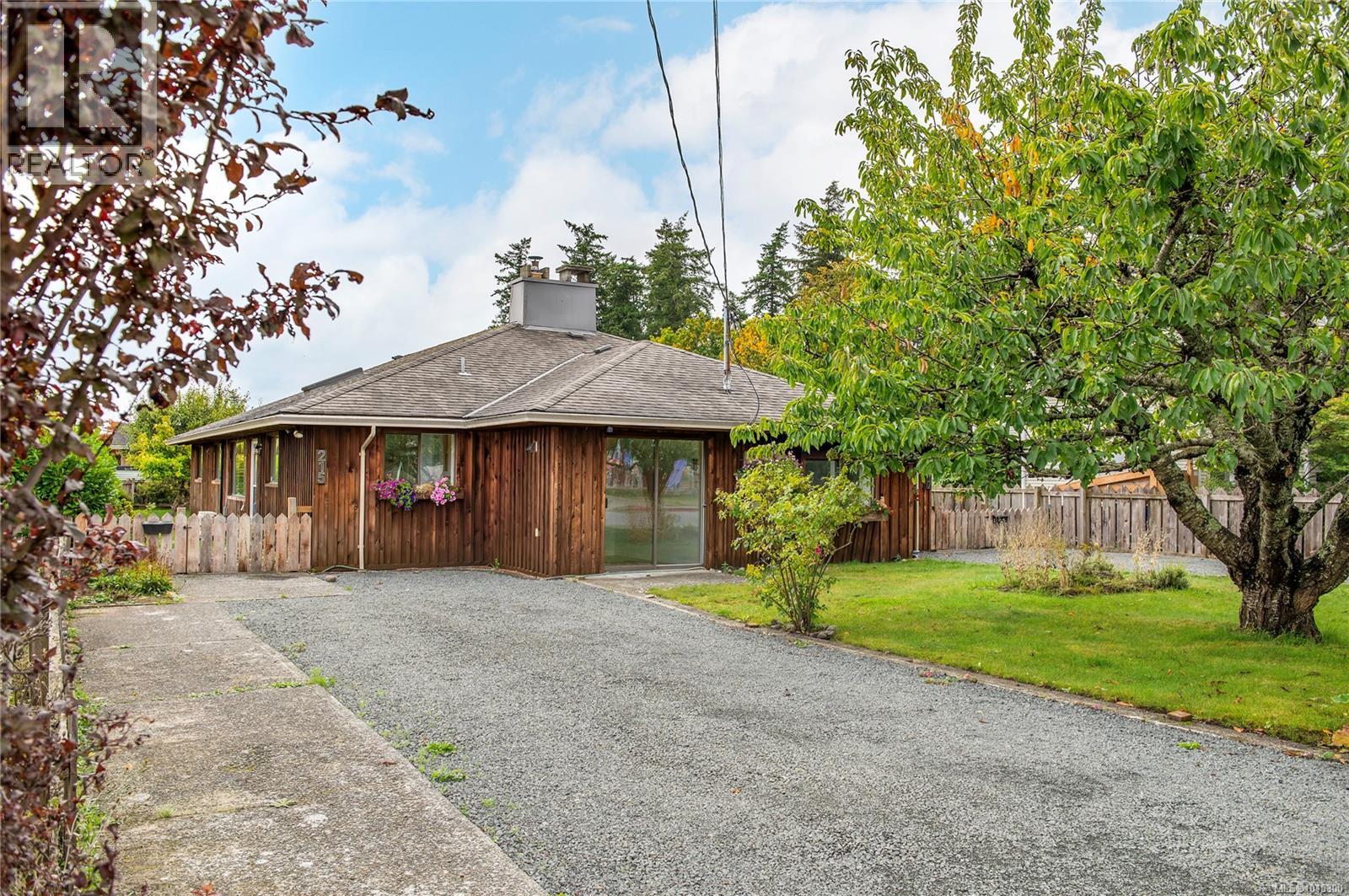 217 Larwood Rd, Campbell River